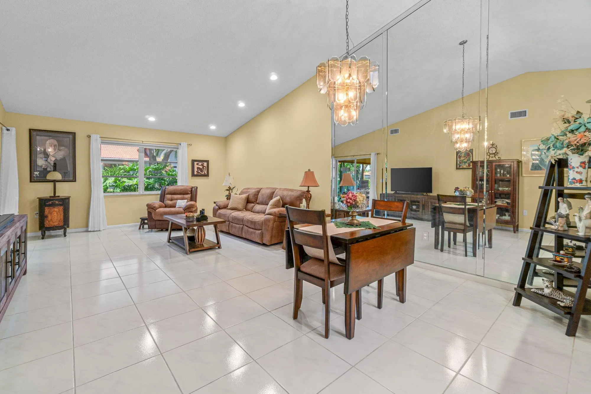 Property Slideshow image 12 of 38 | 9917 summerbrook ter c, Boynton Beach, FL, 33437