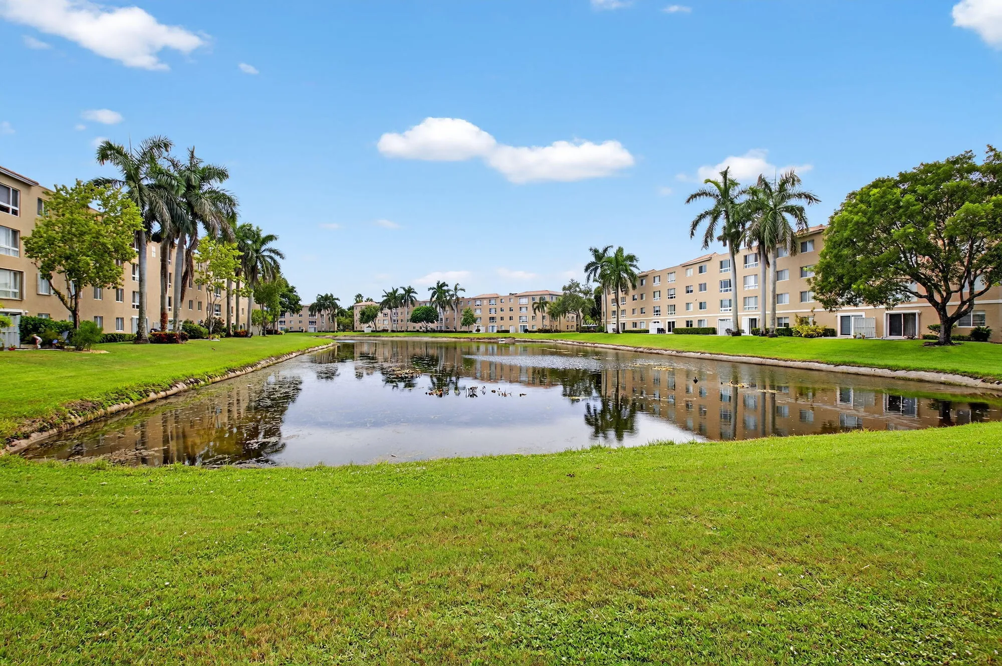 Property Slideshow image 30 of 54 | 12473 crystal pointe dr unit 101, Boynton Beach, FL, 33437