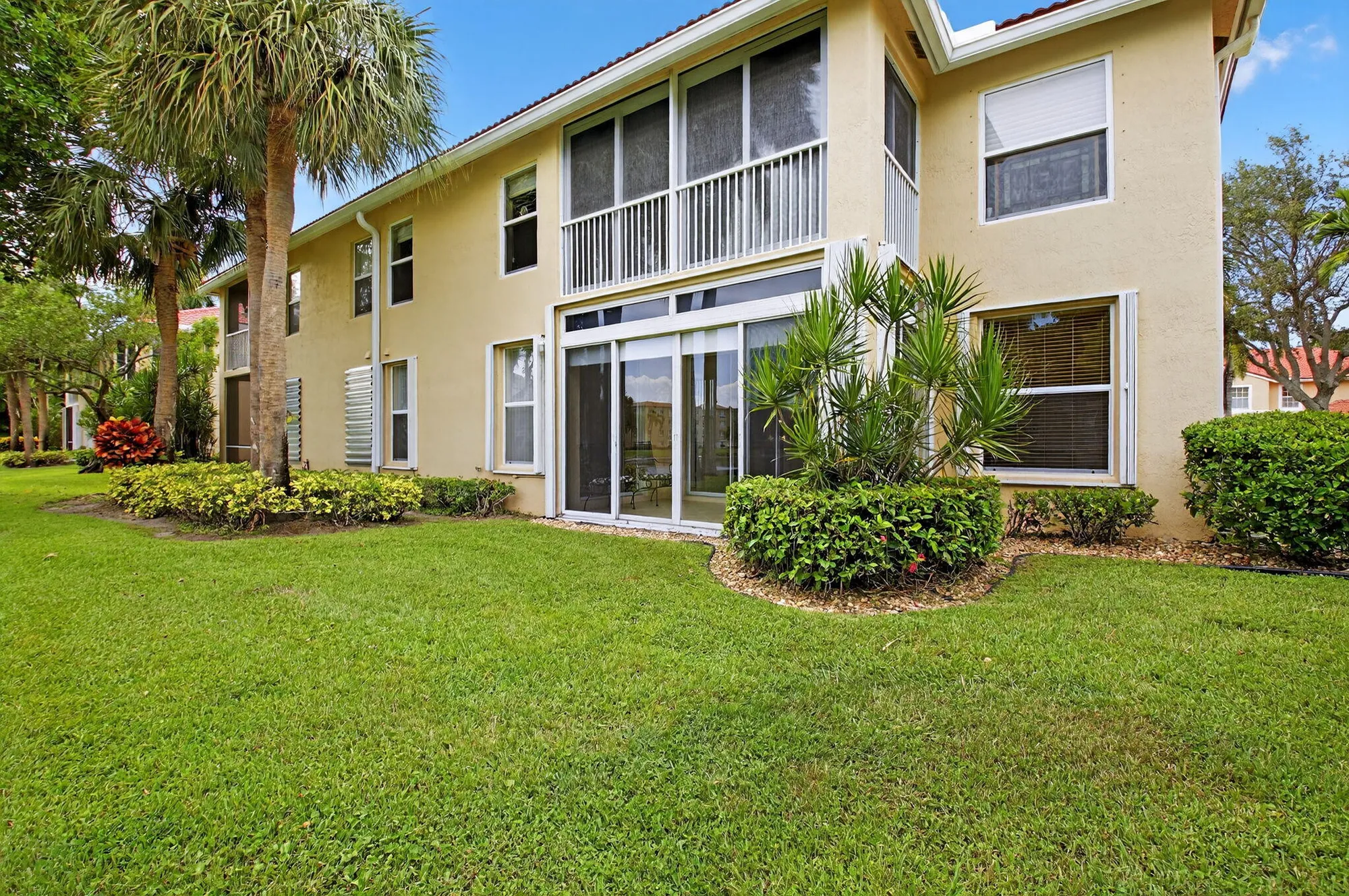 Property Slideshow image 29 of 54 | 12473 crystal pointe dr unit 101, Boynton Beach, FL, 33437