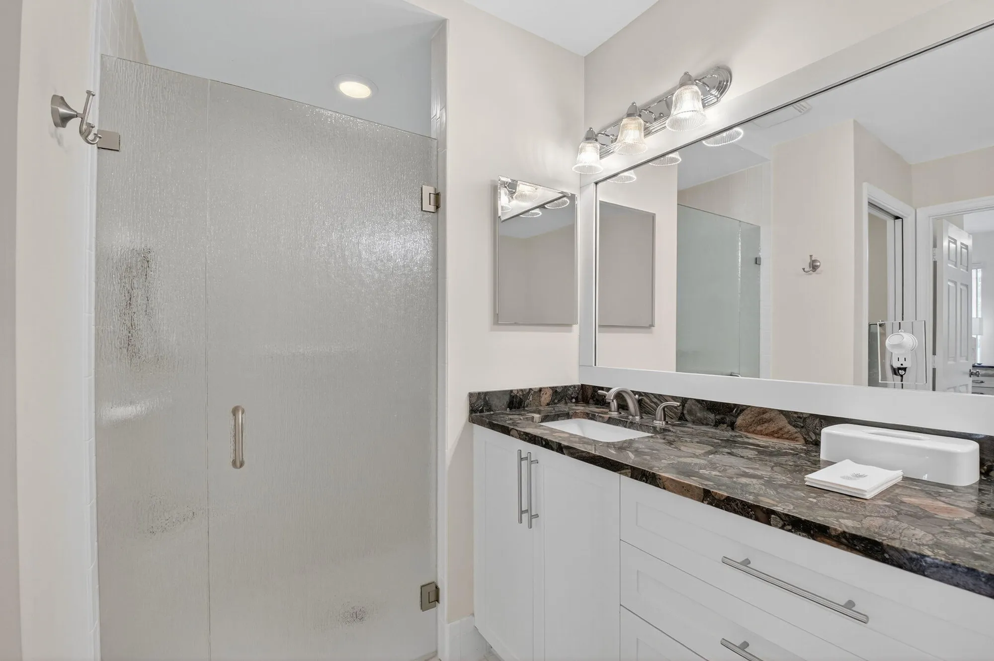 Property Slideshow image 20 of 54 | 12473 crystal pointe dr unit 101, Boynton Beach, FL, 33437