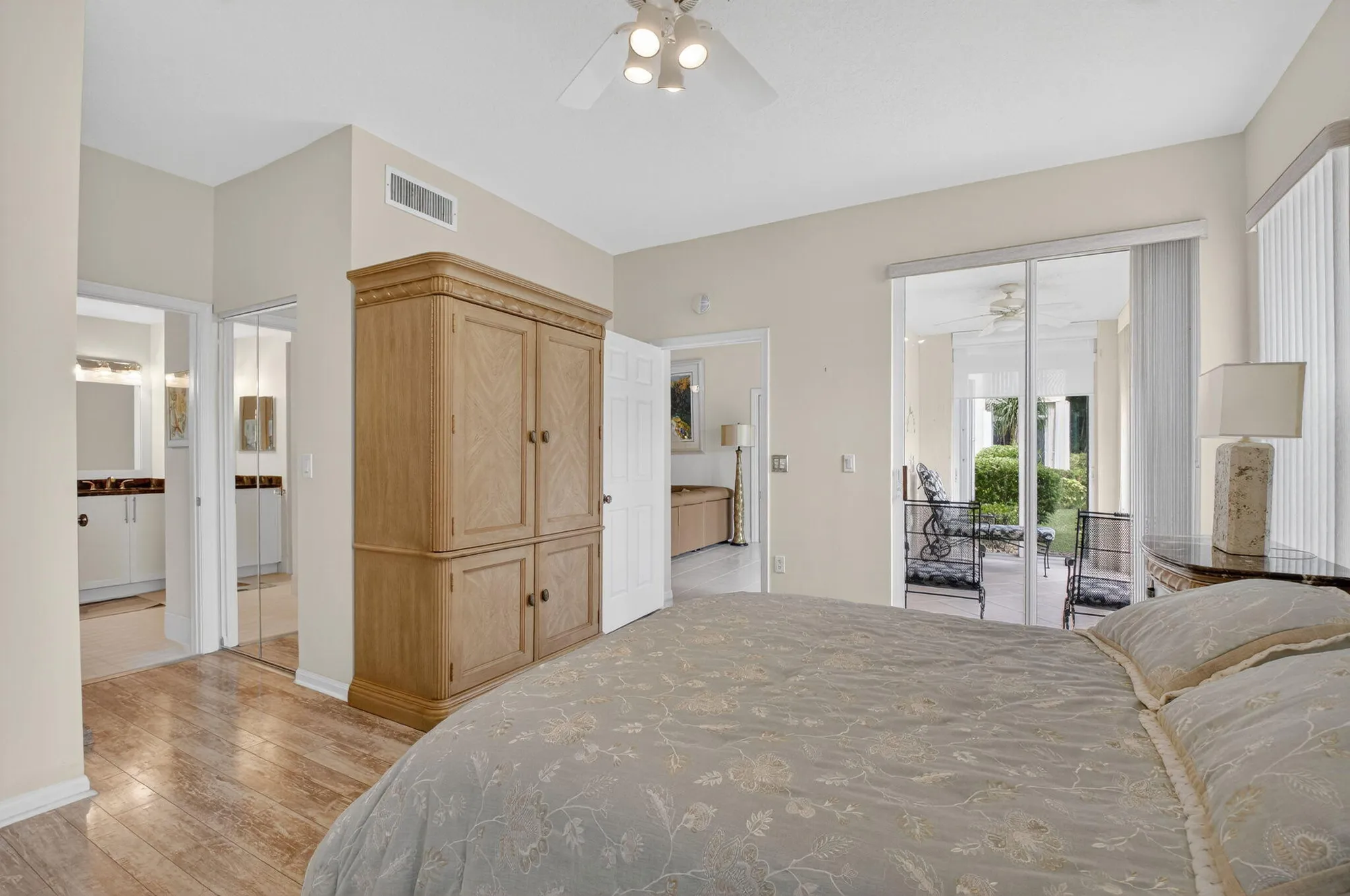 Property Slideshow image 18 of 54 | 12473 crystal pointe dr unit 101, Boynton Beach, FL, 33437