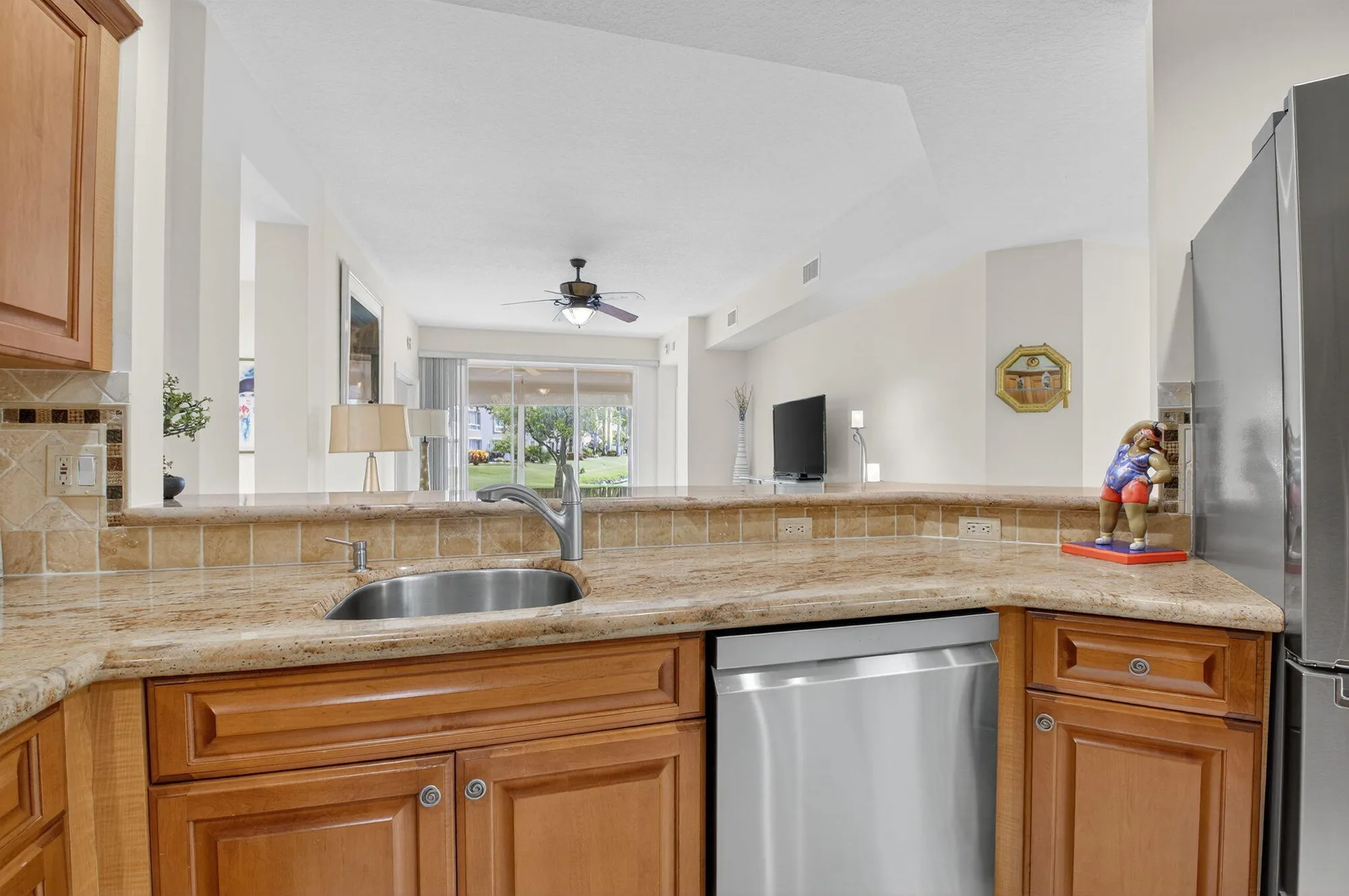 Property Slideshow image 9 of 54 | 12473 crystal pointe dr unit 101, Boynton Beach, FL, 33437