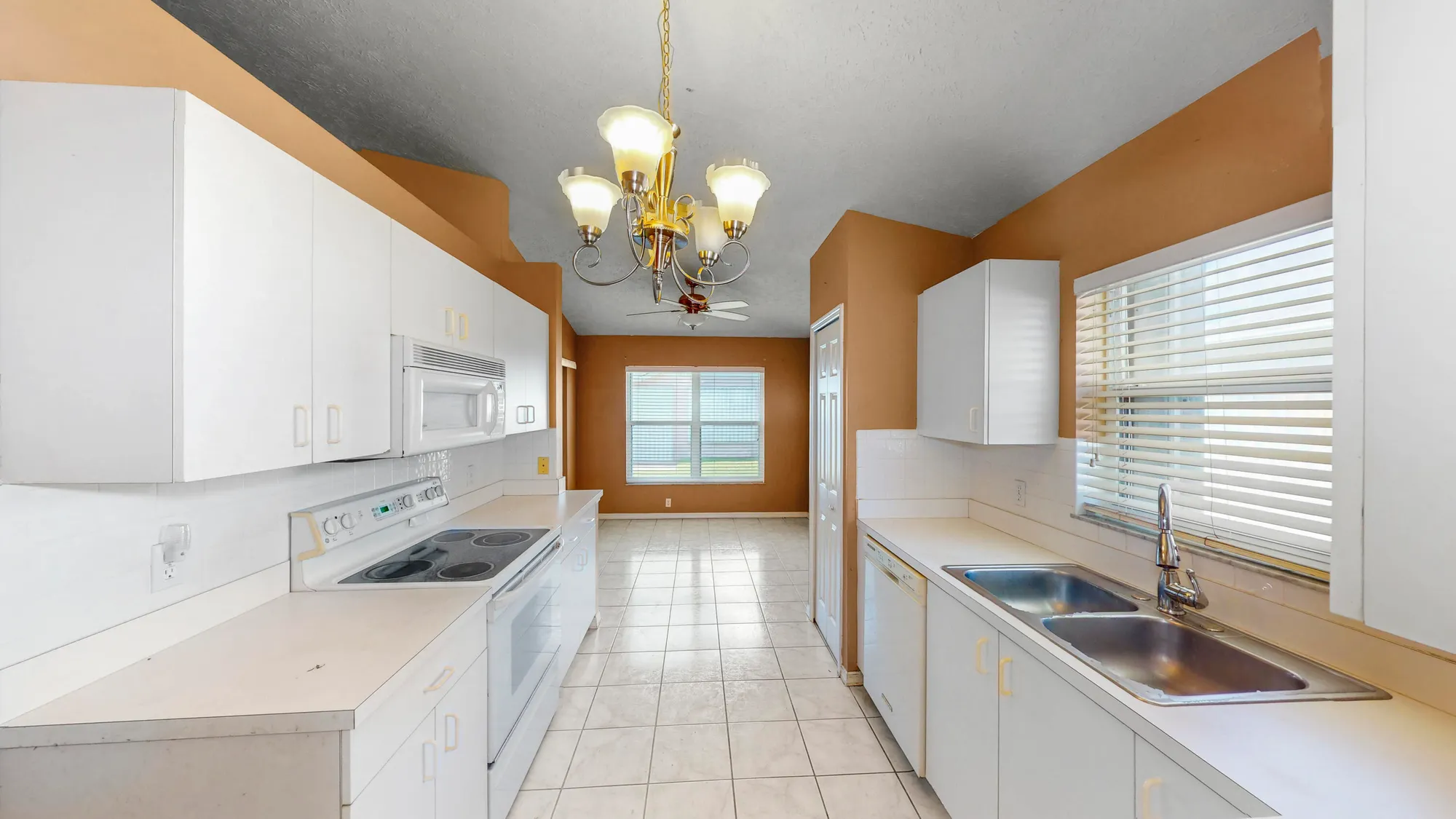 Property Slideshow image 8 of 23 | 413 european ln, Fort Pierce, FL, 34982