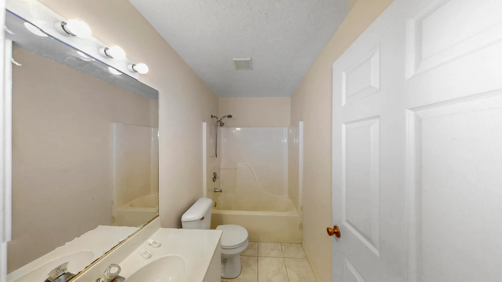 Property Slideshow image 12 of 23 | 413 european ln, Fort Pierce, FL, 34982