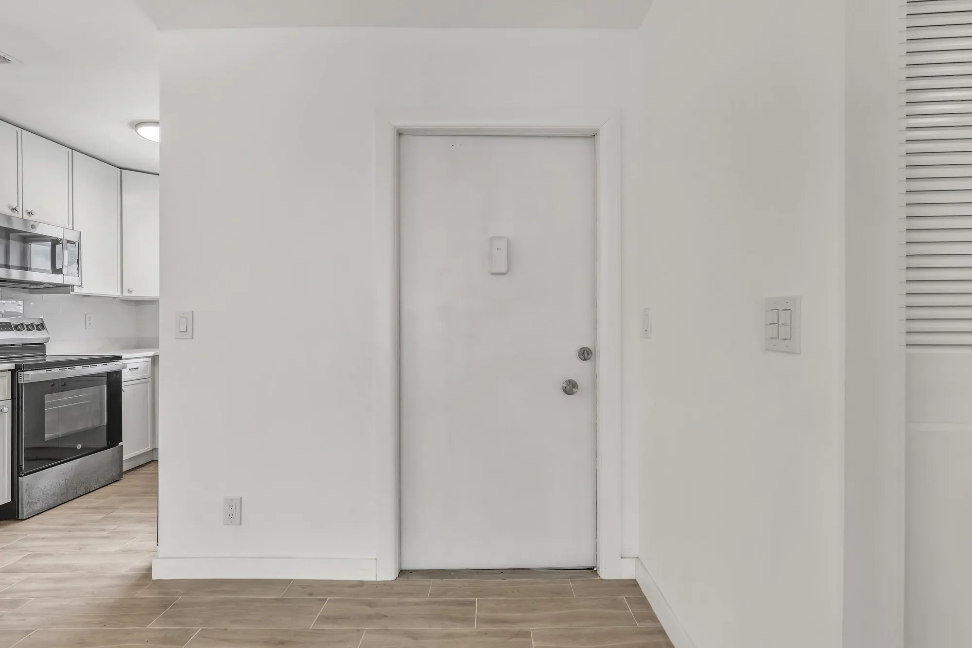 Property Slideshow image 8 of 74 | 2747 dudley dr d, West Palm Beach, FL, 33415