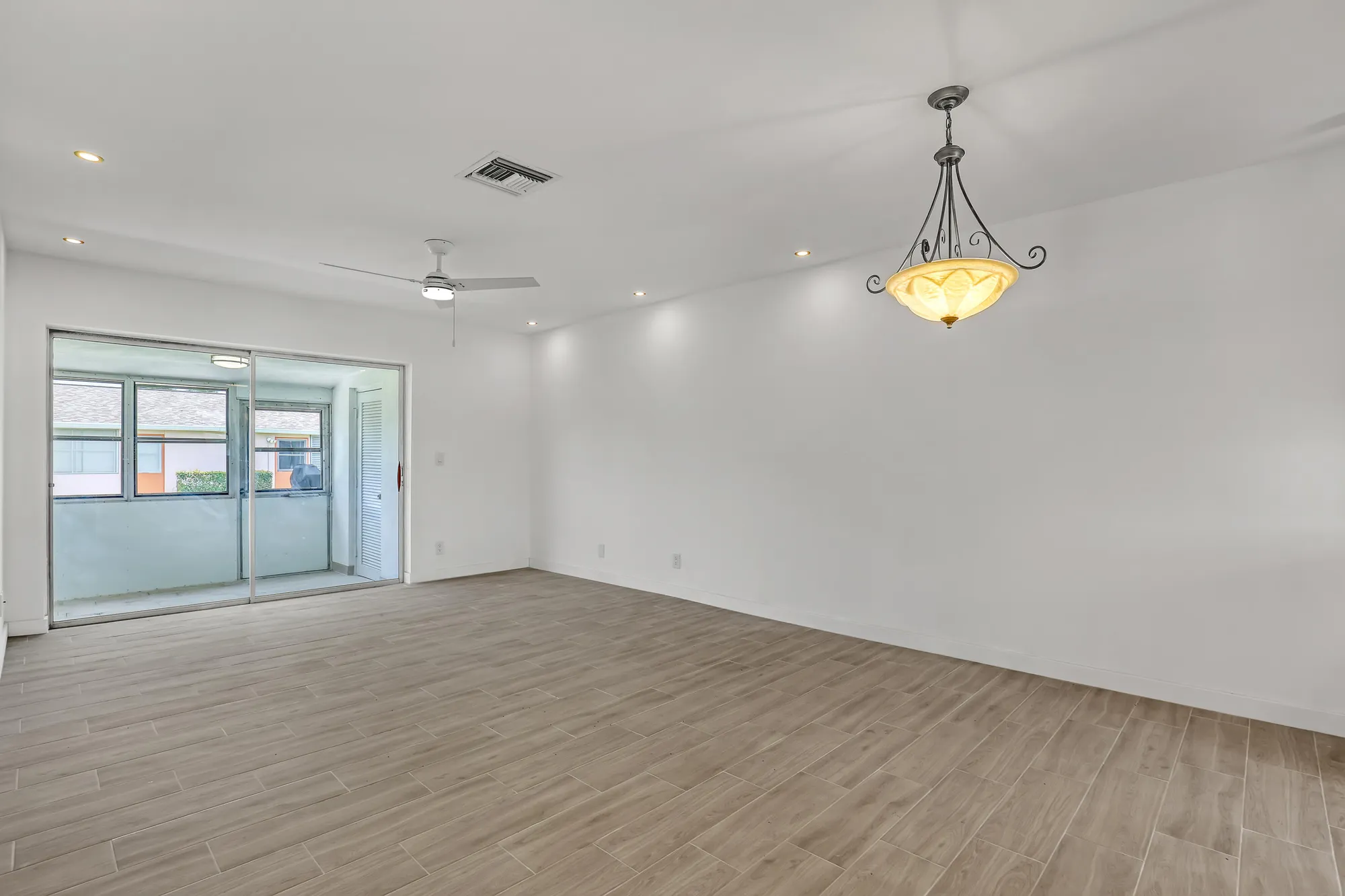 Property Slideshow image 12 of 74 | 2747 dudley dr d, West Palm Beach, FL, 33415