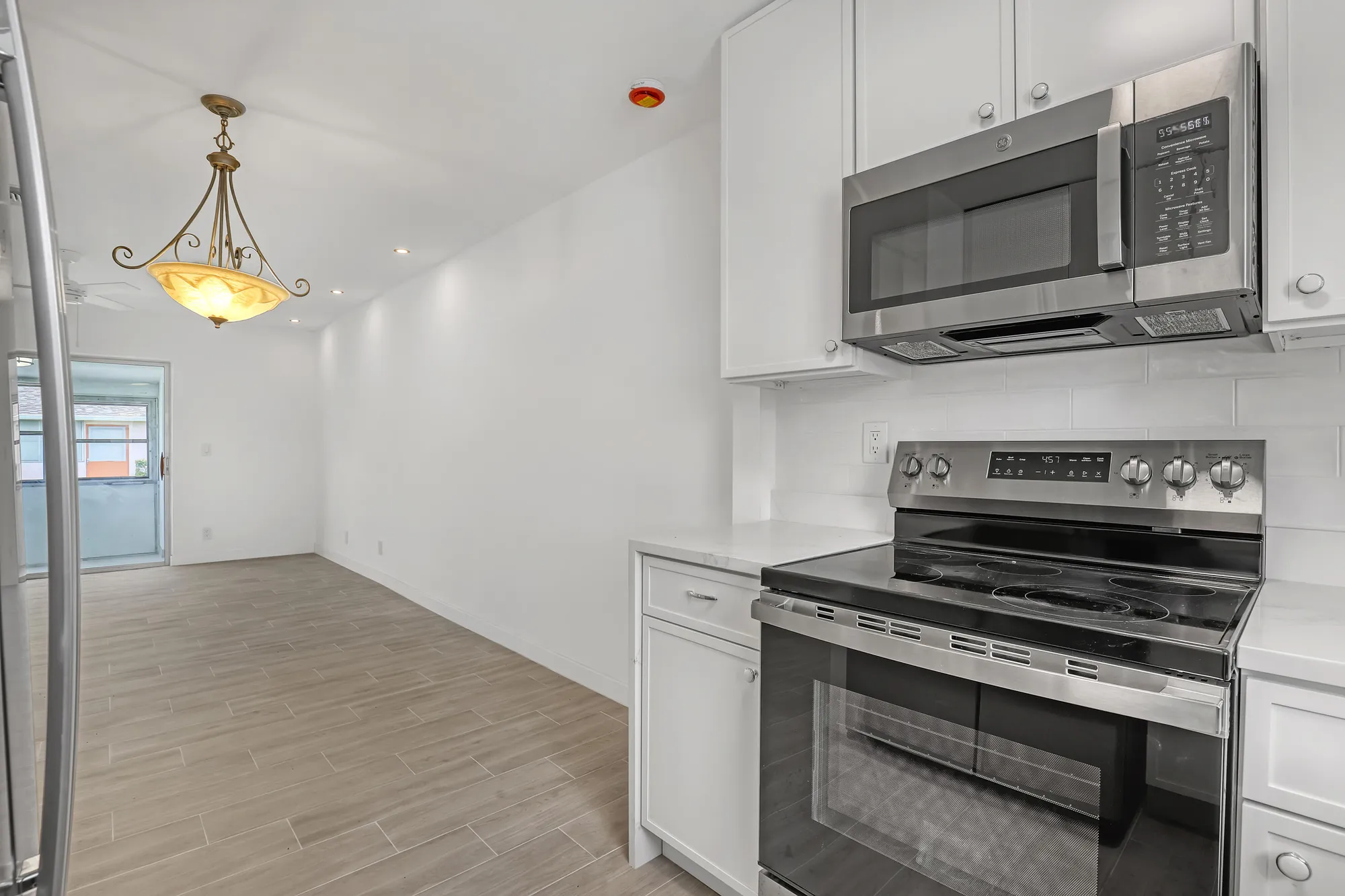 Property Slideshow image 19 of 74 | 2747 dudley dr d, West Palm Beach, FL, 33415