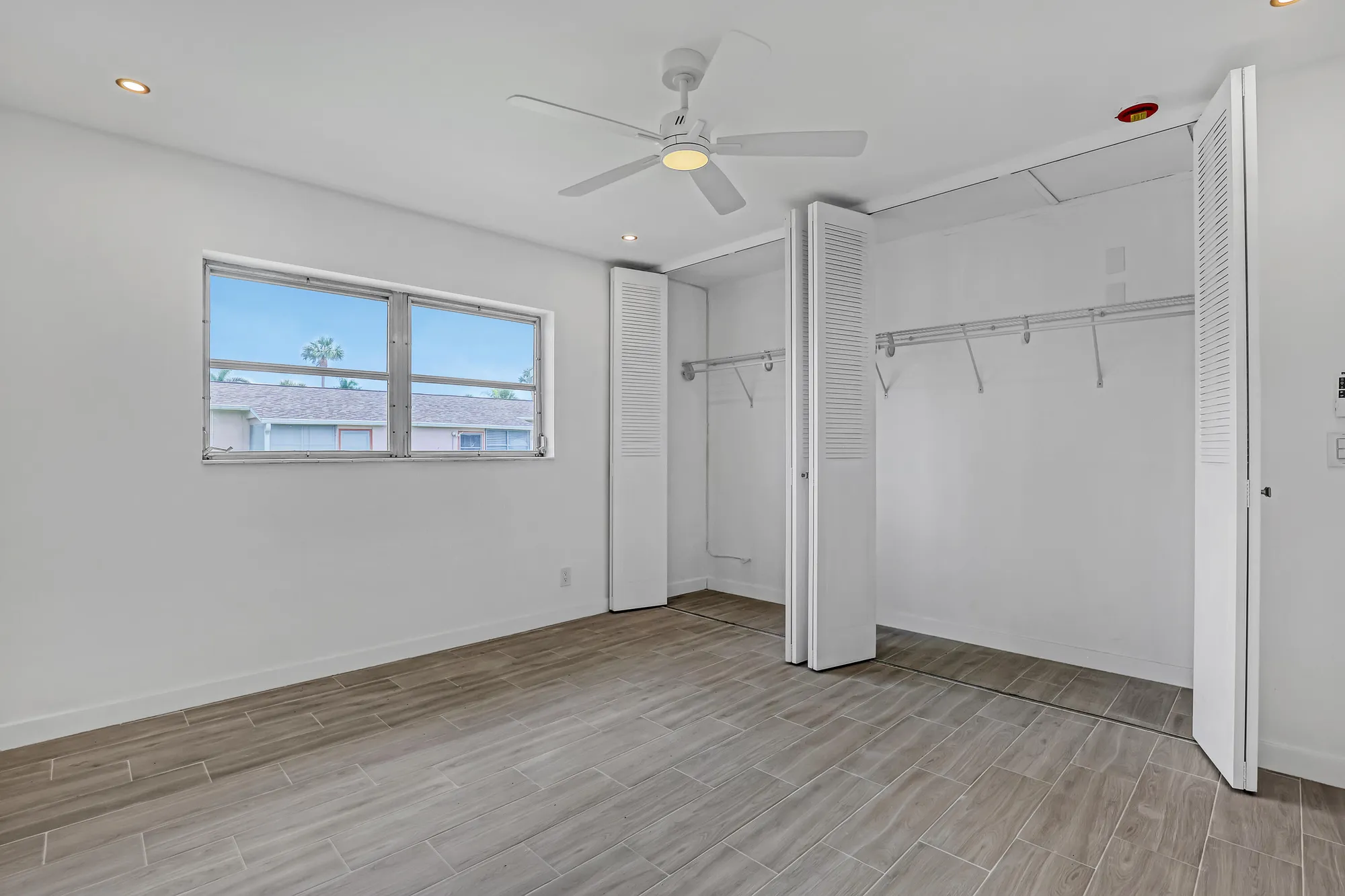 Property Slideshow image 31 of 74 | 2747 dudley dr d, West Palm Beach, FL, 33415