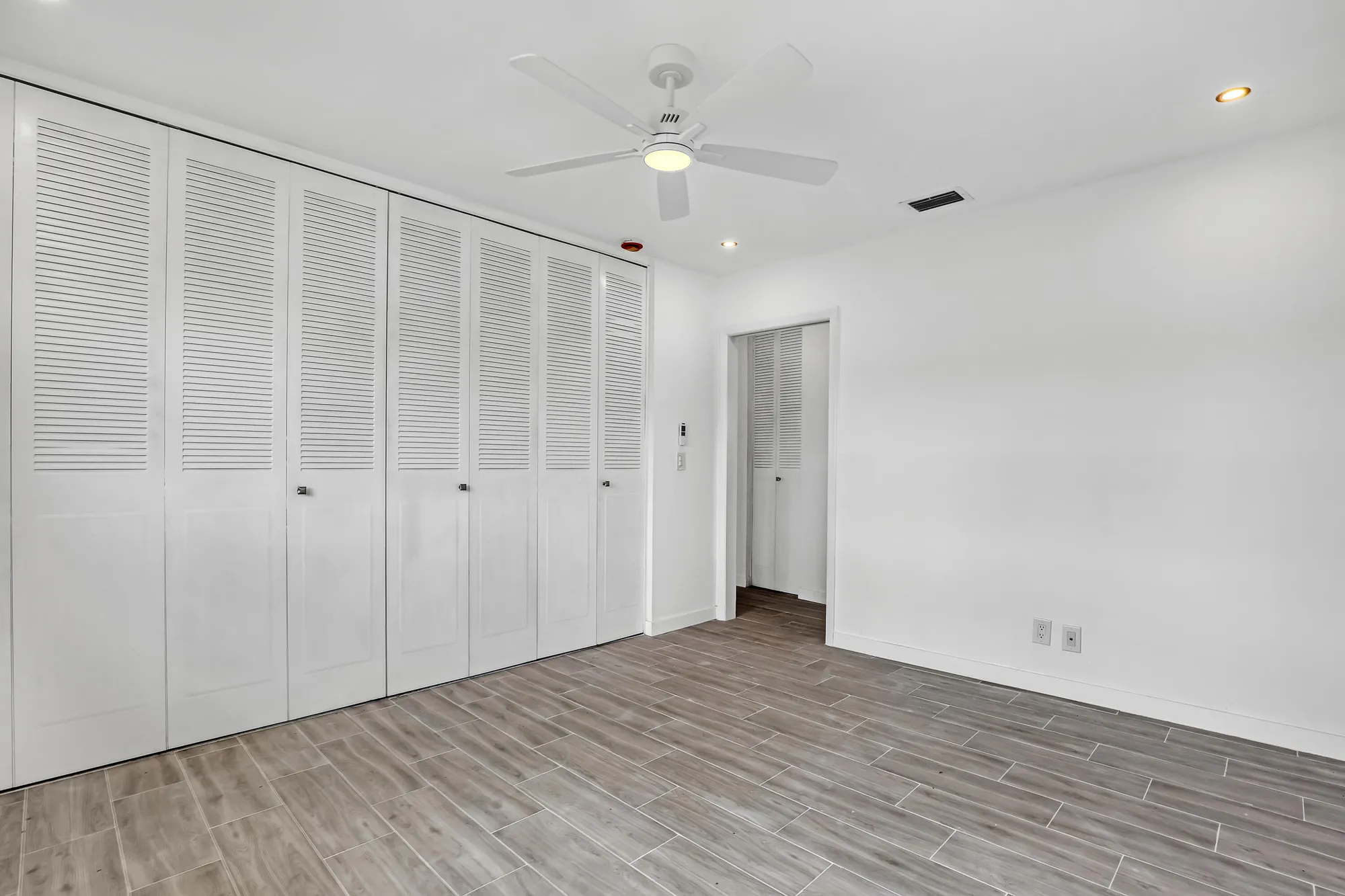 Property Slideshow image 29 of 74 | 2747 dudley dr d, West Palm Beach, FL, 33415