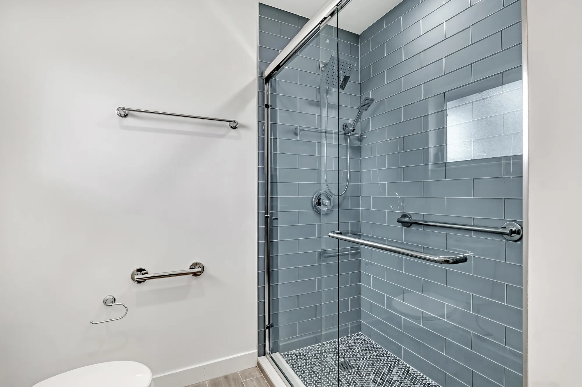 Property Slideshow image 36 of 74 | 2747 dudley dr d, West Palm Beach, FL, 33415