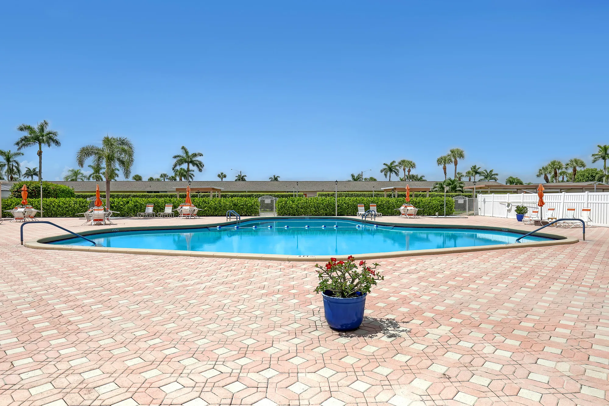 Property Slideshow image 69 of 74 | 2747 dudley dr d, West Palm Beach, FL, 33415