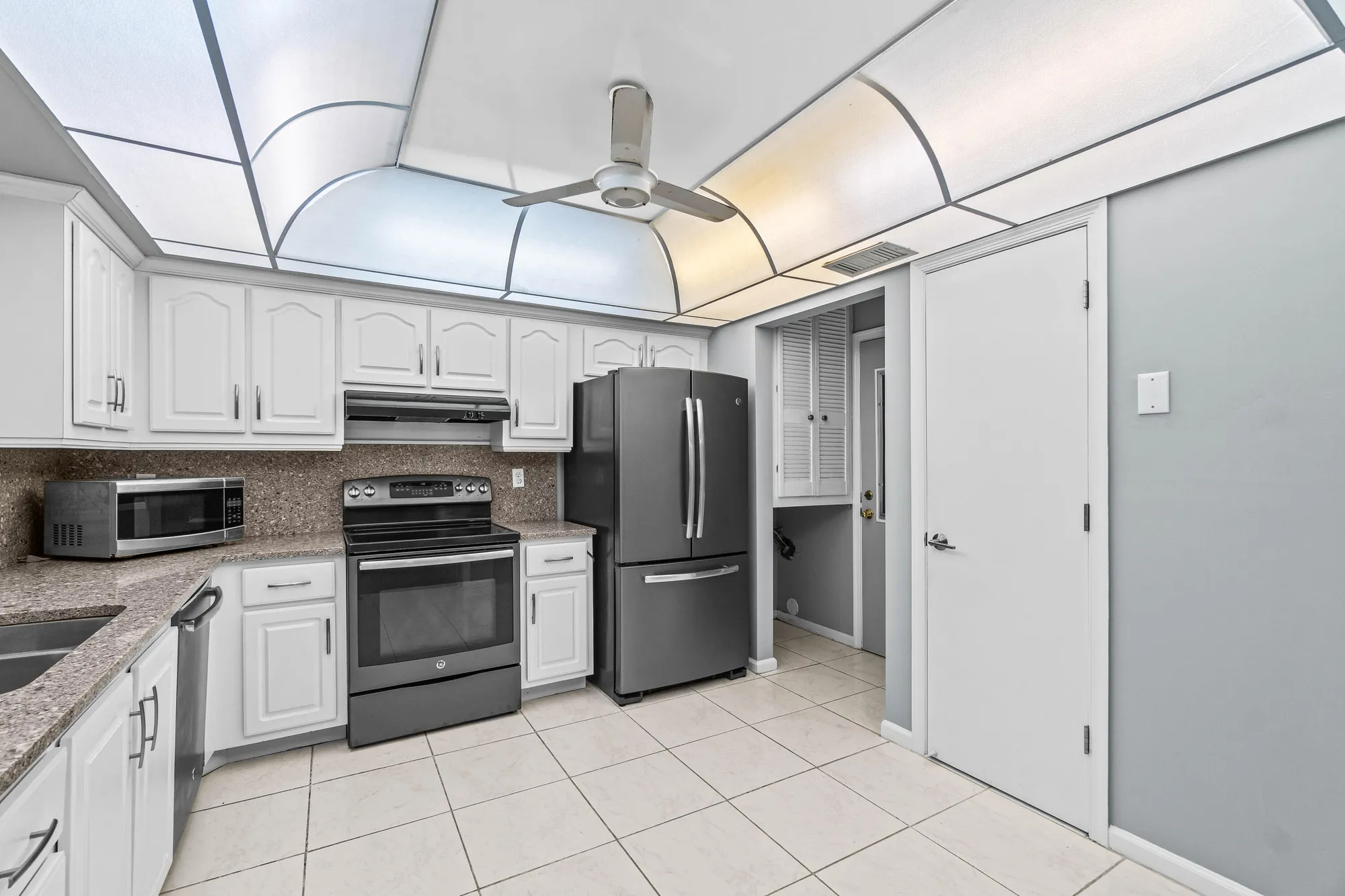 Property Slideshow image 4 of 25 | 4897 hawkwood rd a, Boynton Beach, FL, 33436