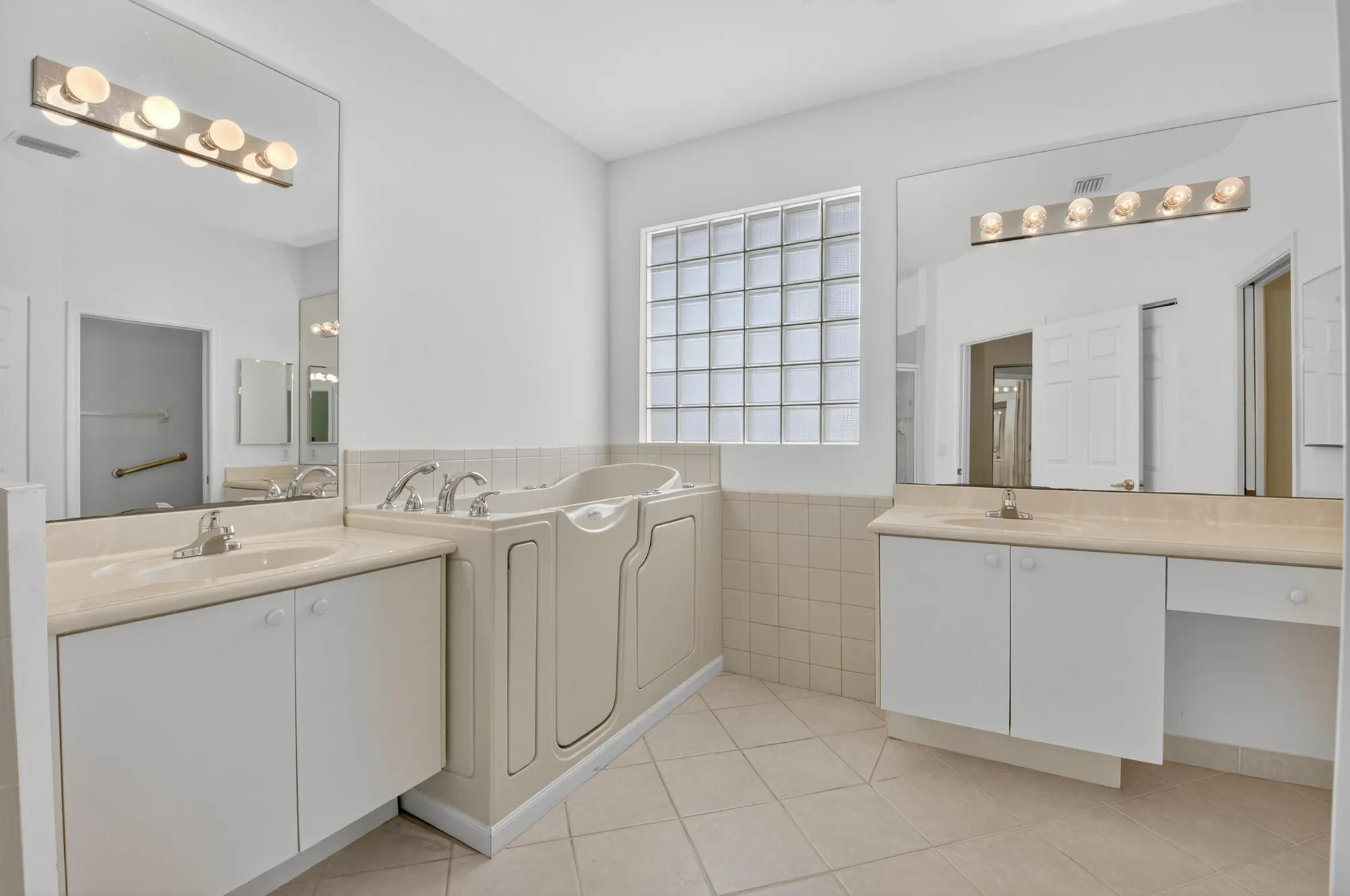 Property Slideshow image 28 of 87 | 7297 cataluna cir, Delray Beach, FL, 33446