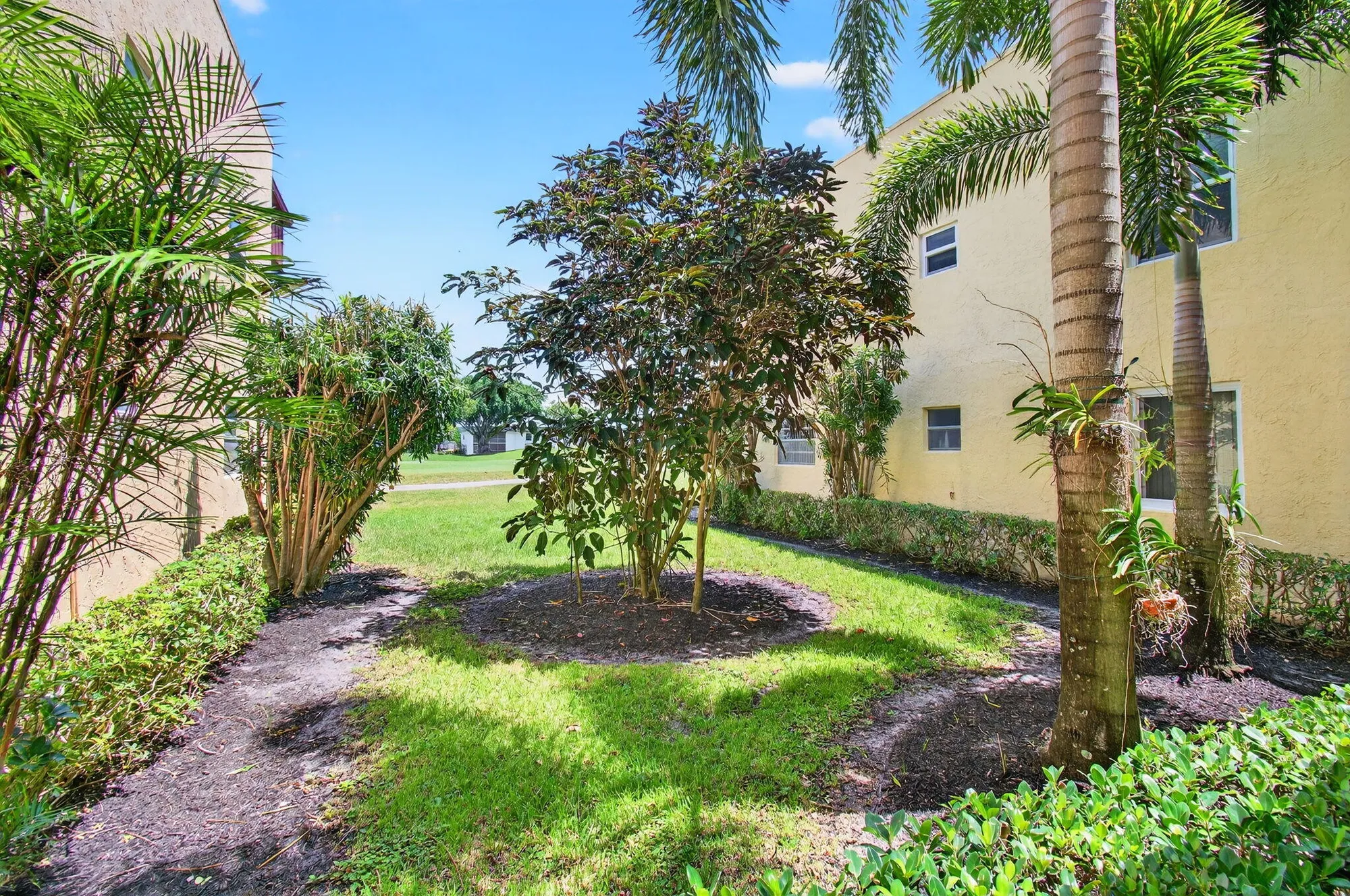Property Slideshow image 8 of 65 | 605 flanders m, Delray Beach, FL, 33484