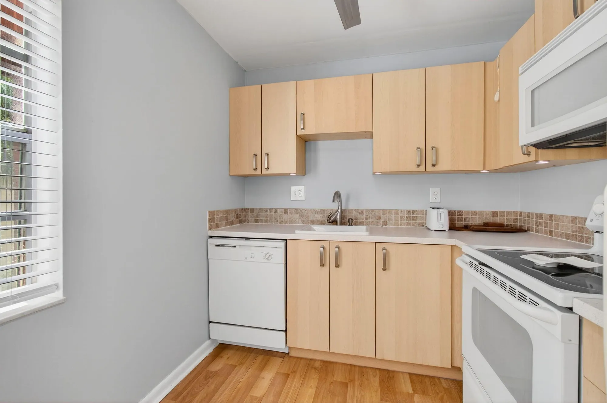 Property Slideshow image 23 of 65 | 605 flanders m, Delray Beach, FL, 33484