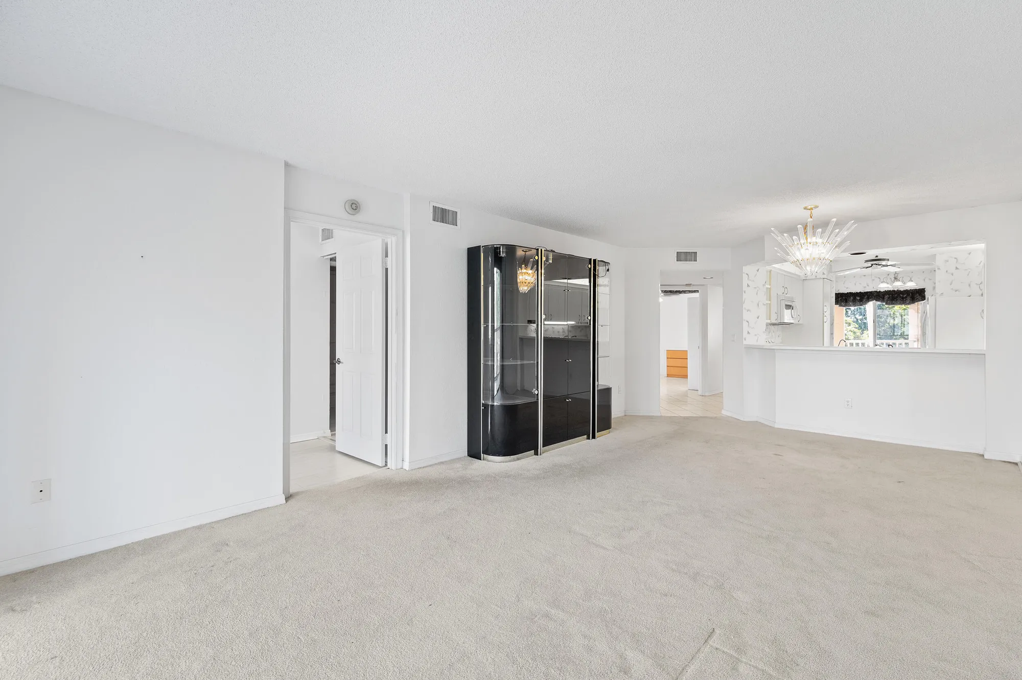 Property Slideshow image 6 of 37 | 7450 trent dr 302, Tamarac, FL, 33321