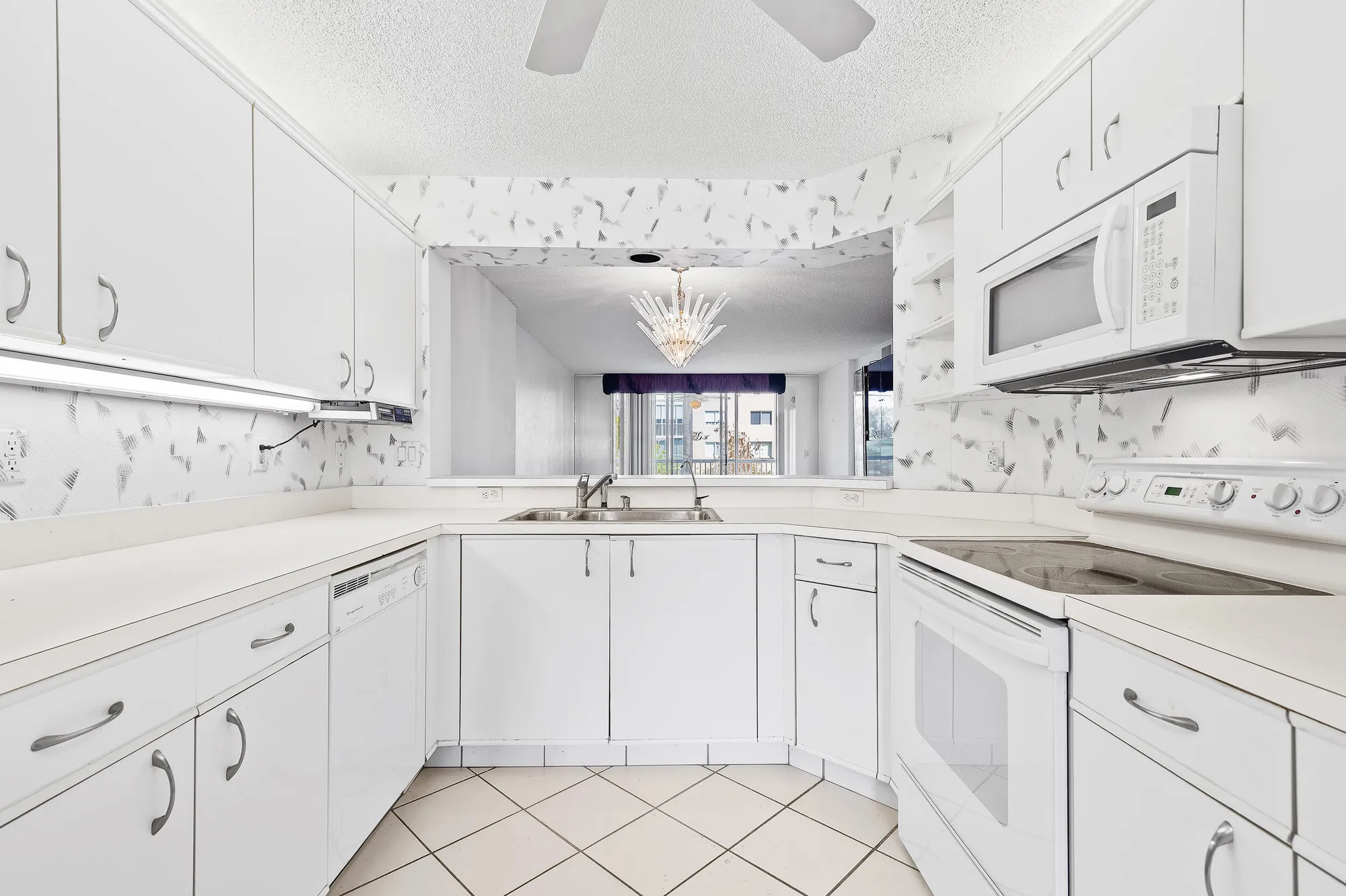 Property Slideshow image 10 of 37 | 7450 trent dr 302, Tamarac, FL, 33321