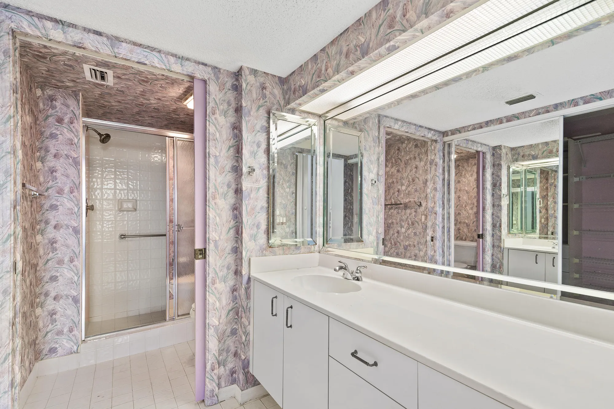 Property Slideshow image 17 of 37 | 7450 trent dr 302, Tamarac, FL, 33321