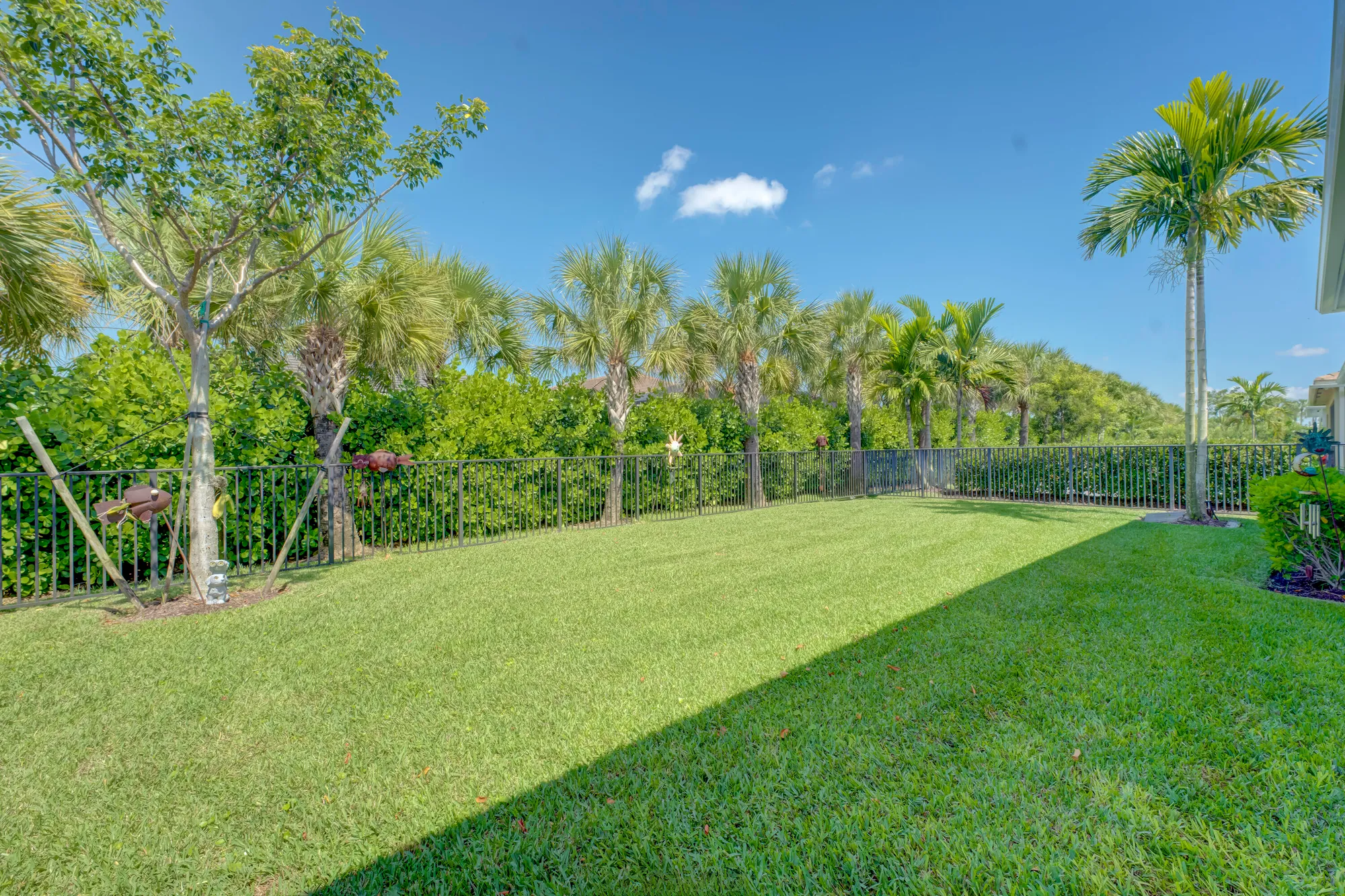 Property Slideshow image 28 of 48 | 5559 captiva ln, Westlake, FL, 33470