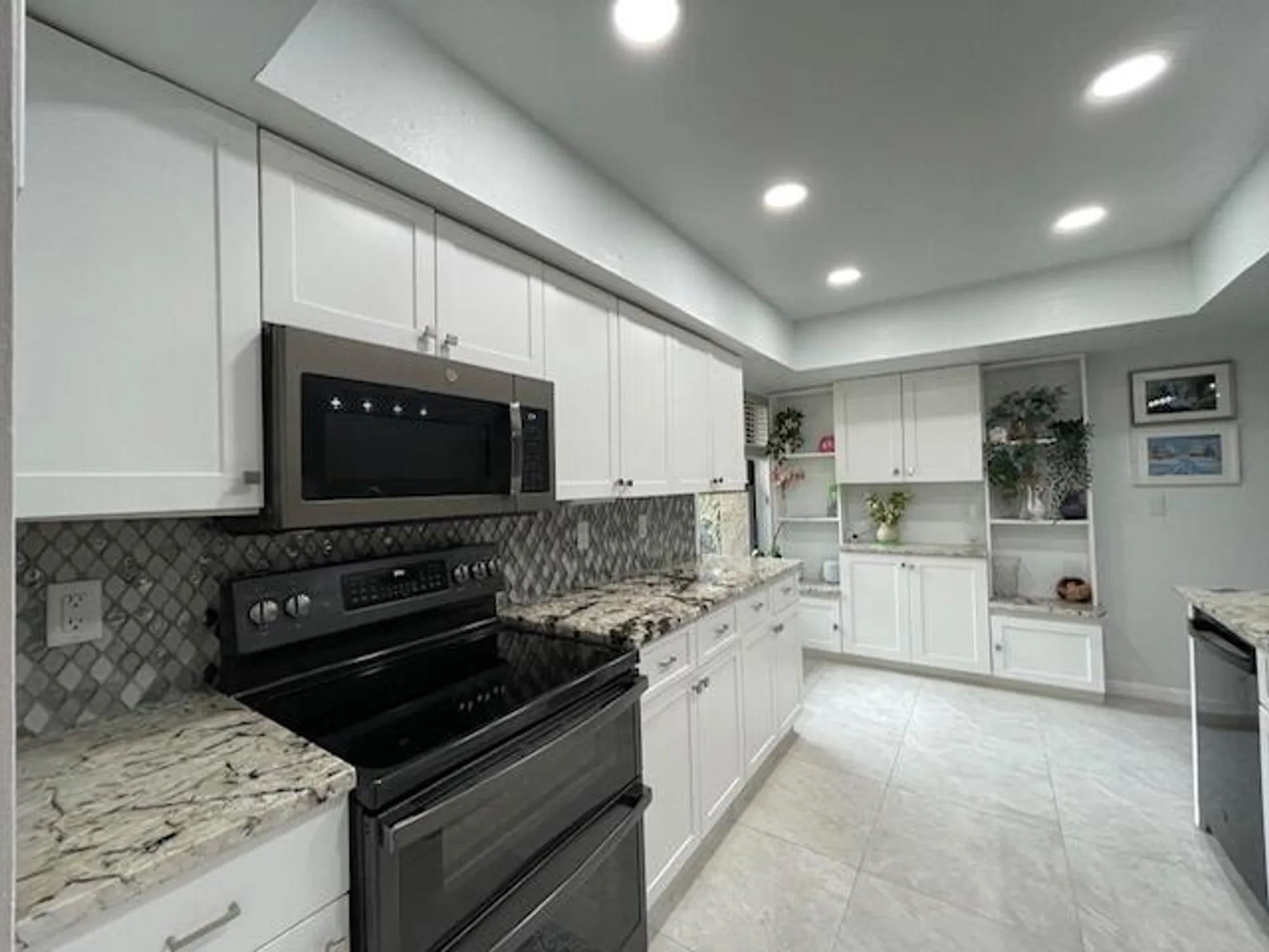 Property Slideshow image 8 of 40 | 5975 forest grove 3 dr 3, Boynton Beach, FL, 33437