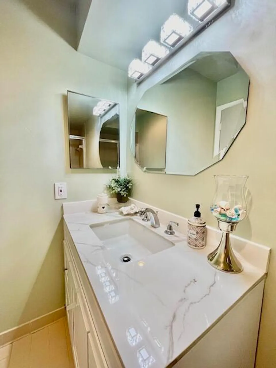 Property Slideshow image 25 of 40 | 5975 forest grove 3 dr 3, Boynton Beach, FL, 33437