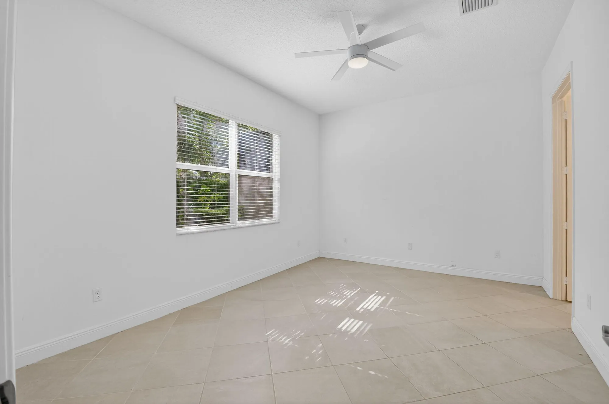 Property Slideshow image 22 of 72 | 14888 via porta, Delray Beach, FL, 33446
