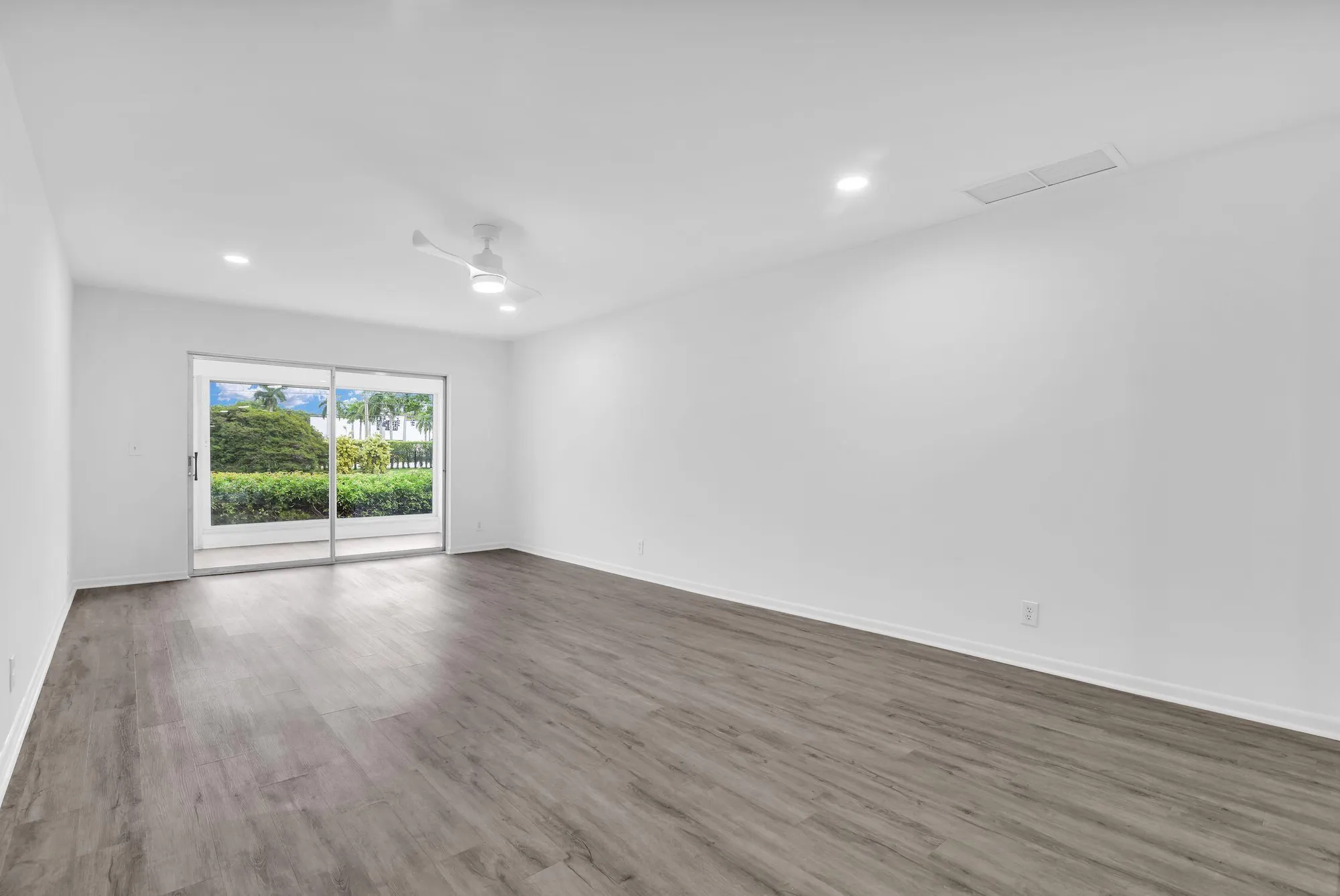 Property Slideshow image 27 of 50 | 8807 bella vista dr # 280, Boca Raton, FL, 33433