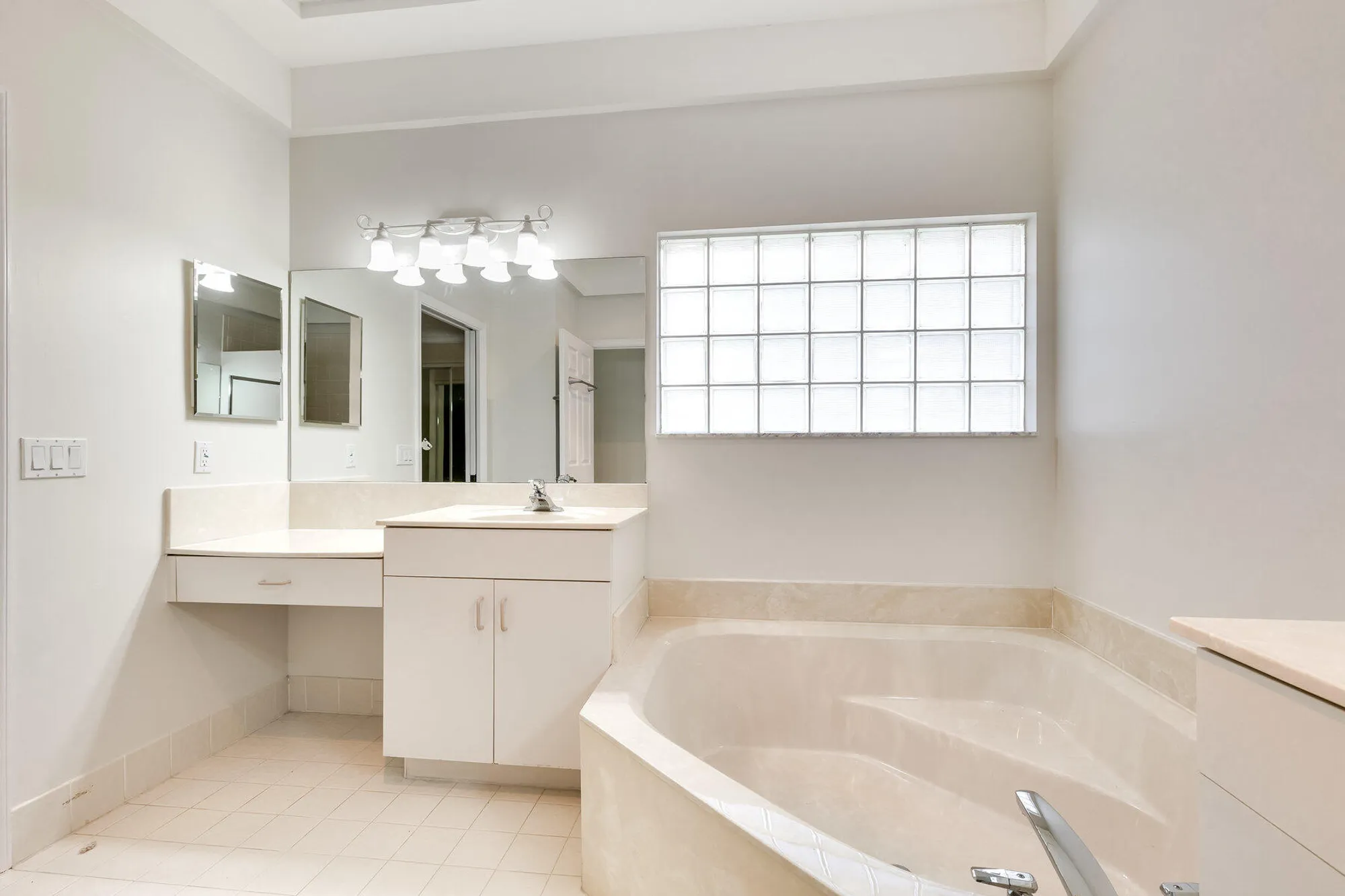 Property Slideshow image 19 of 48 | 12908 coral lakes dr, Boynton Beach, FL, 33437