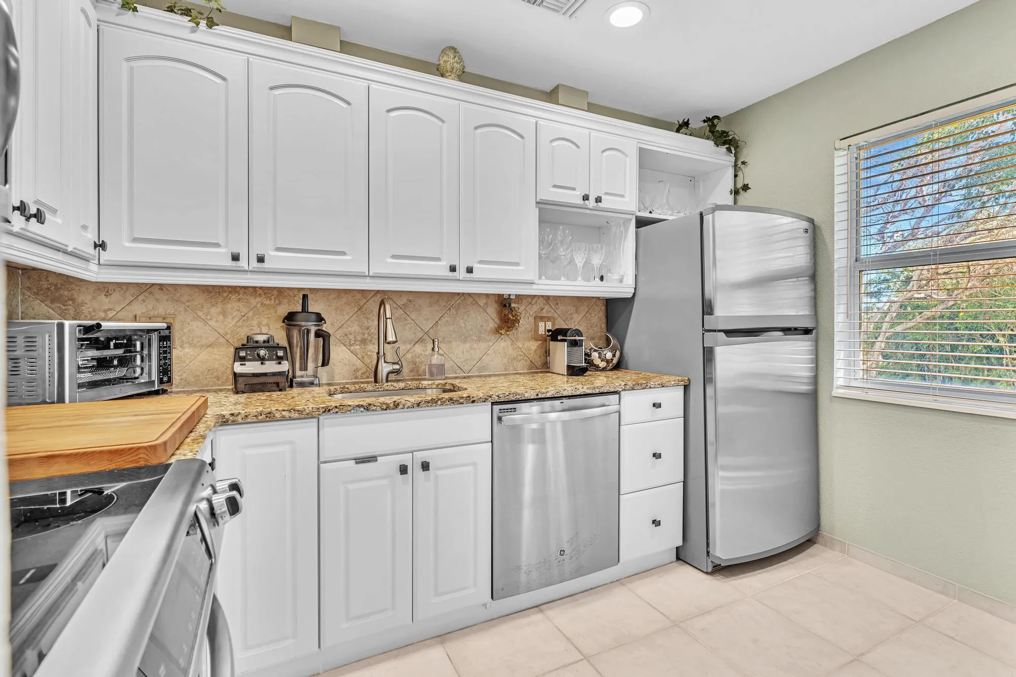 Property Slideshow image 12 of 55 | 33 colonial club dr apt 204, Boynton Beach, FL, 33435