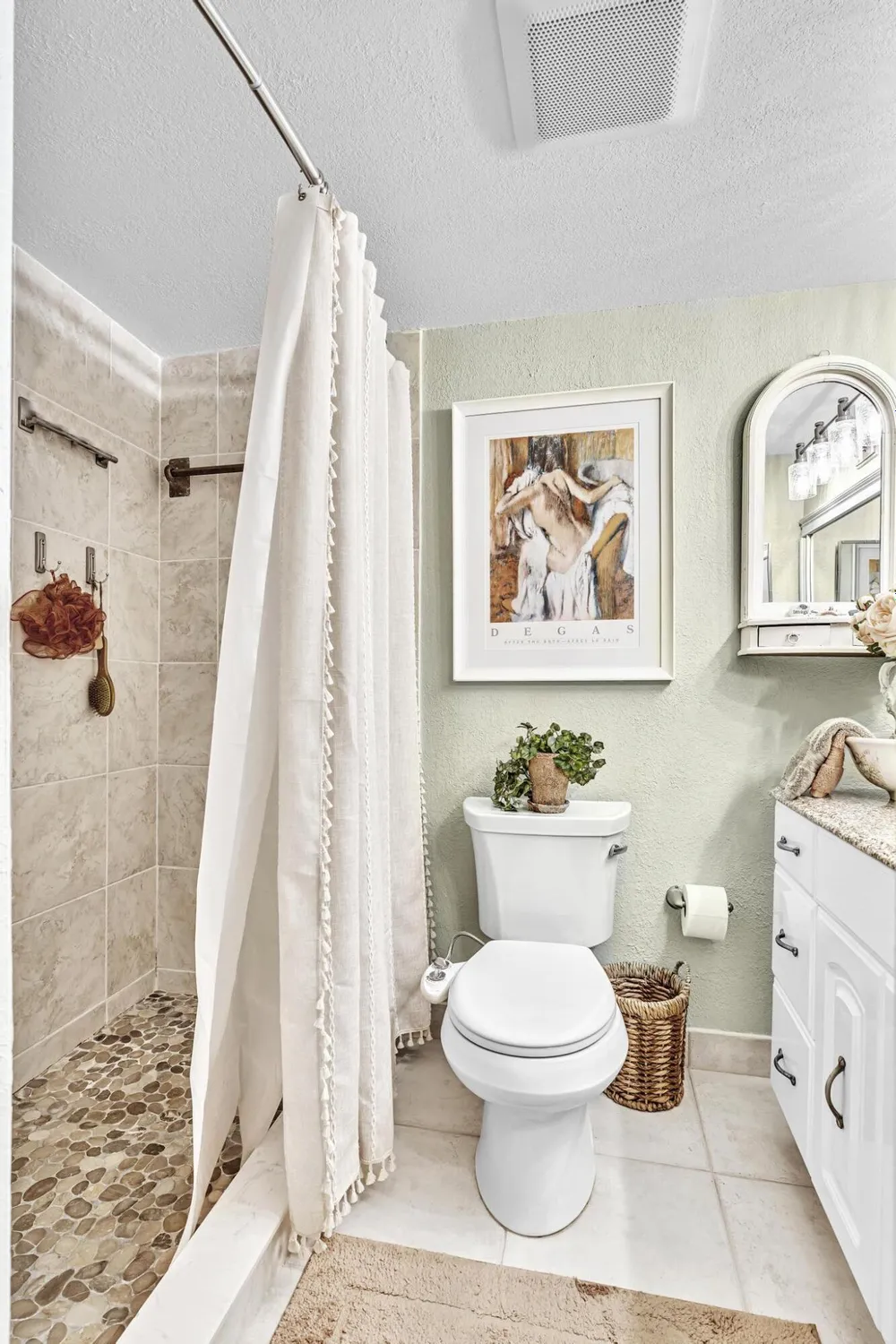 Property Slideshow image 22 of 55 | 33 colonial club dr apt 204, Boynton Beach, FL, 33435