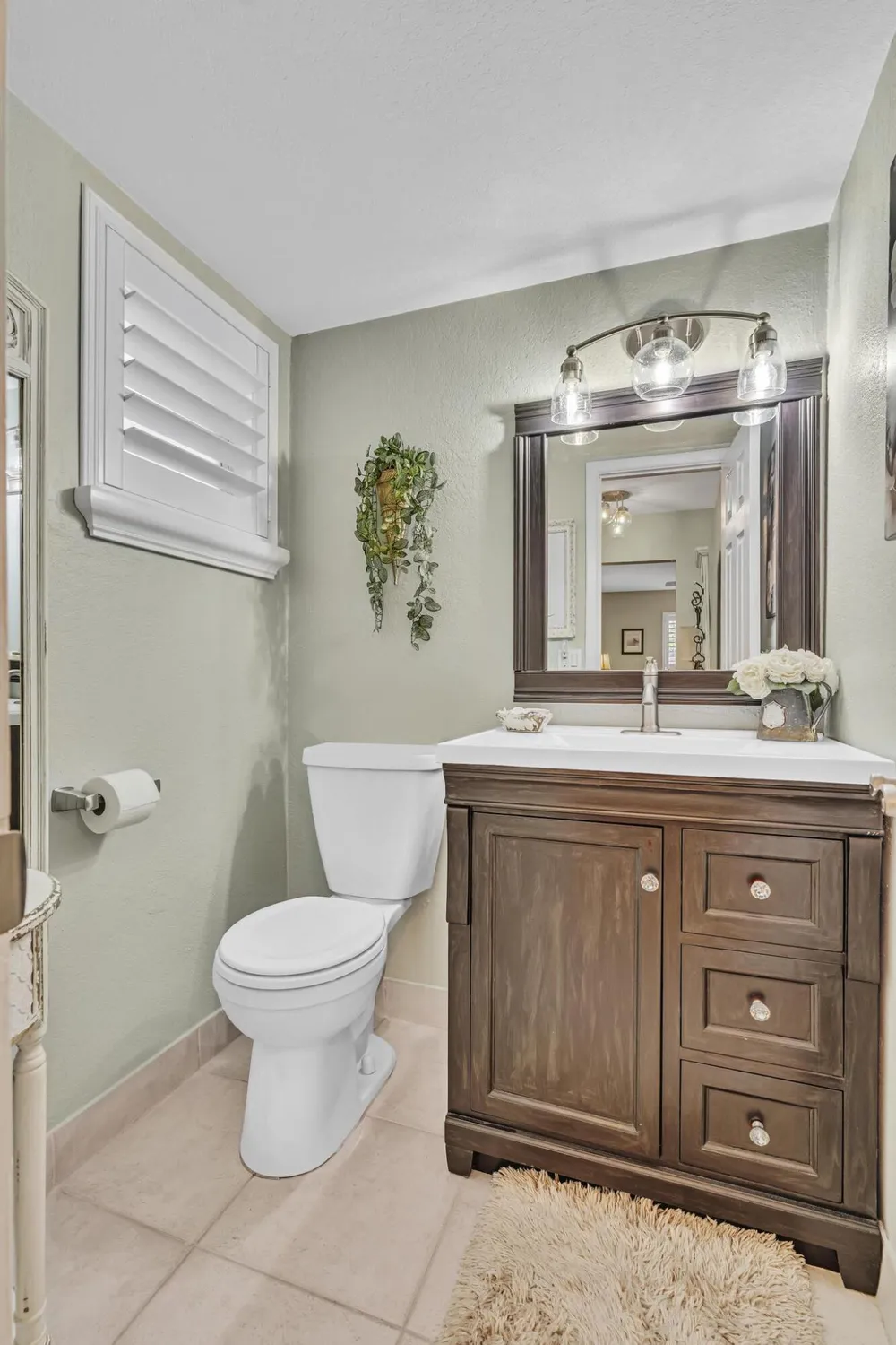 Property Slideshow image 23 of 55 | 33 colonial club dr apt 204, Boynton Beach, FL, 33435