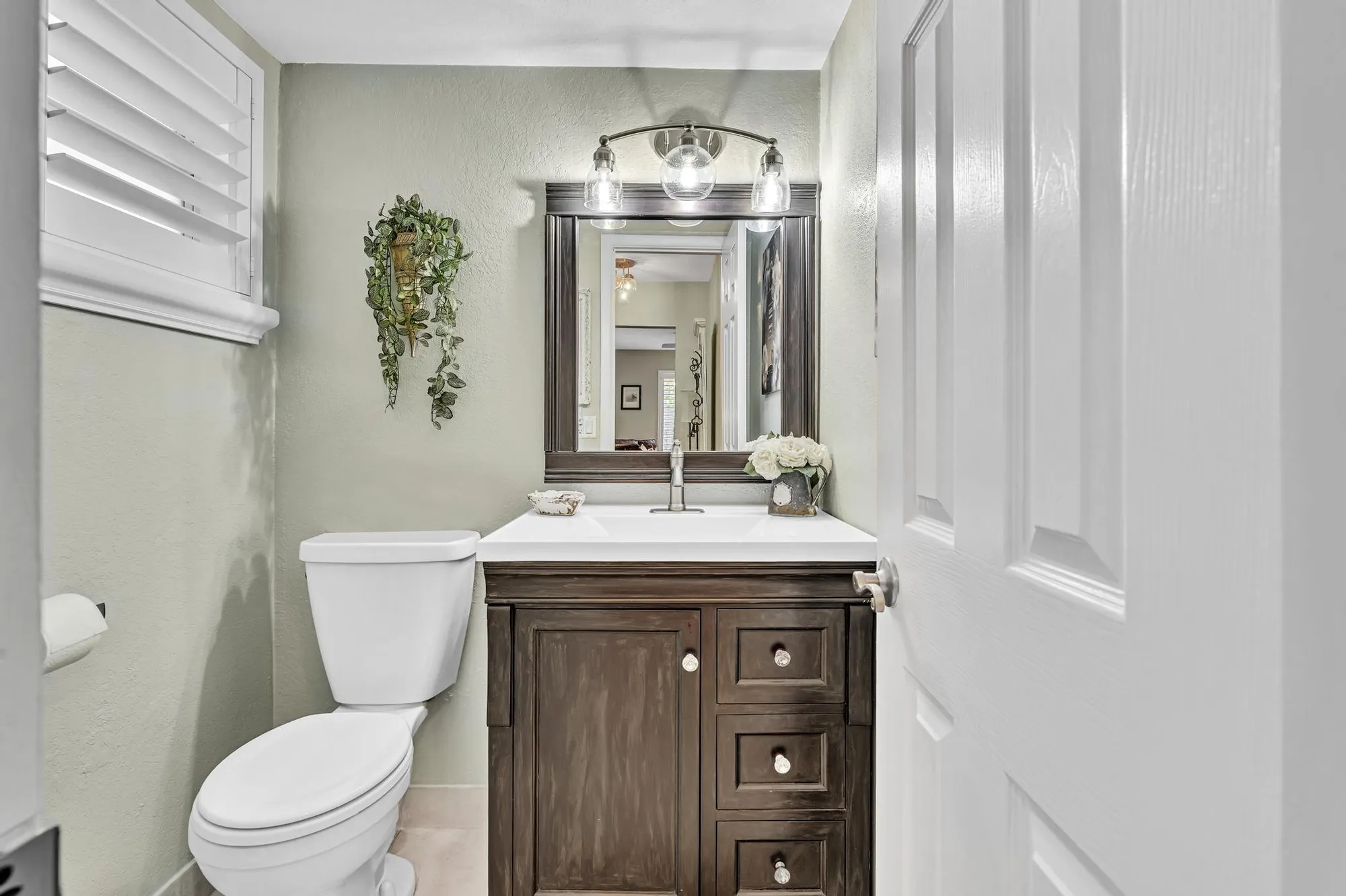 Property Slideshow image 24 of 55 | 33 colonial club dr apt 204, Boynton Beach, FL, 33435