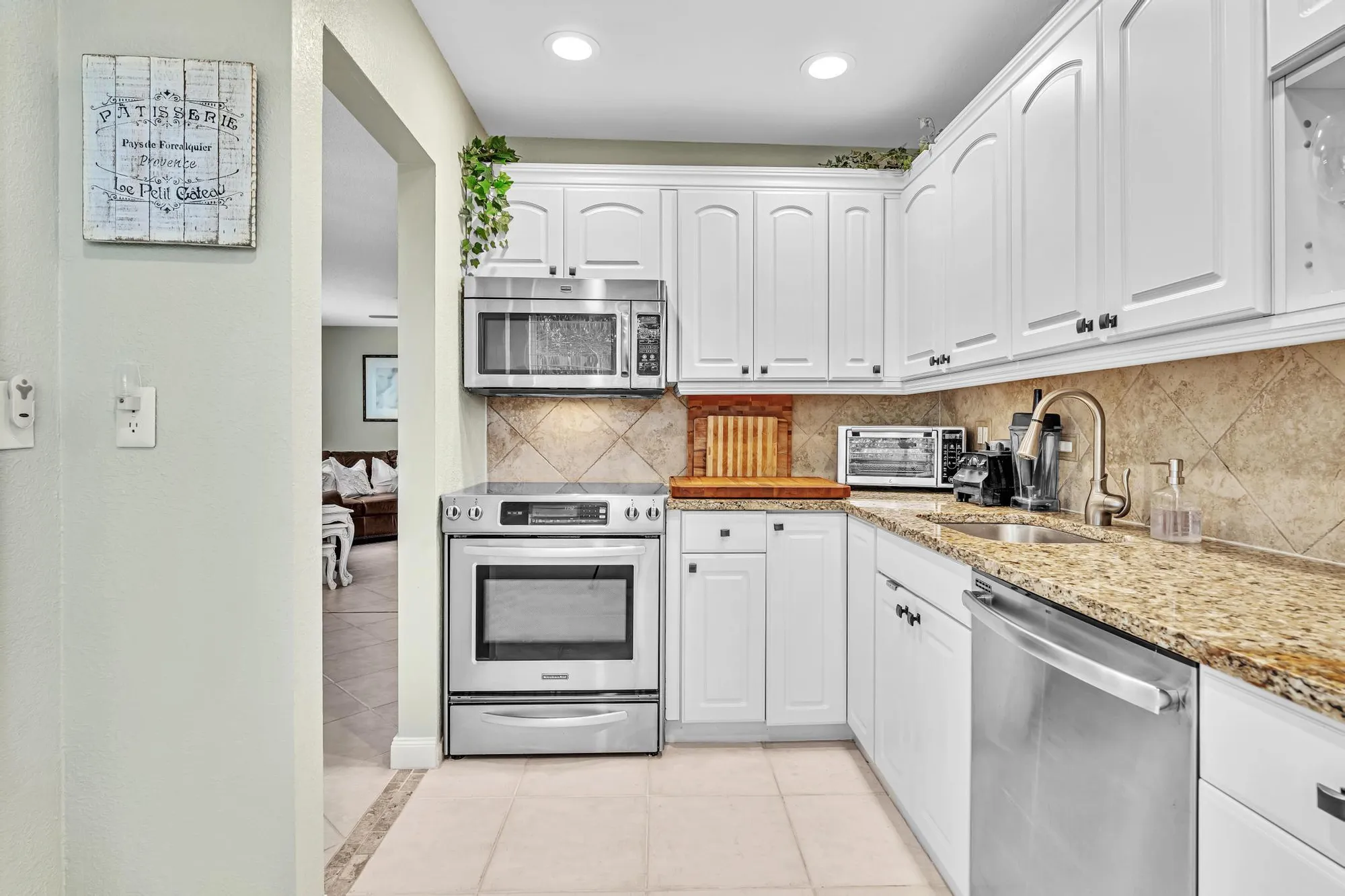 Property Slideshow image 15 of 55 | 33 colonial club dr apt 204, Boynton Beach, FL, 33435