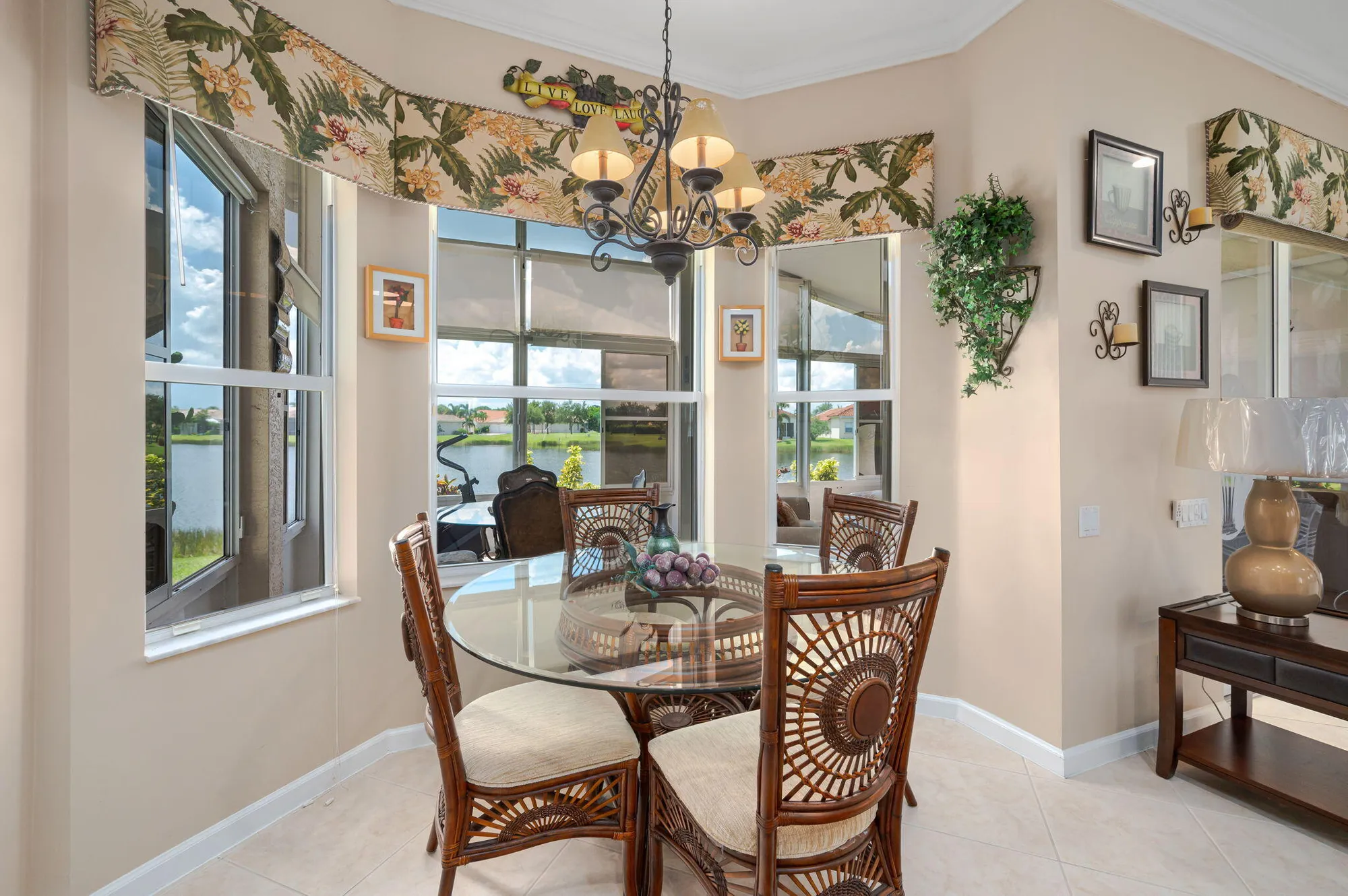 Property Slideshow image 10 of 41 | 301 nw clearview ct, Port Saint Lucie, FL, 34986