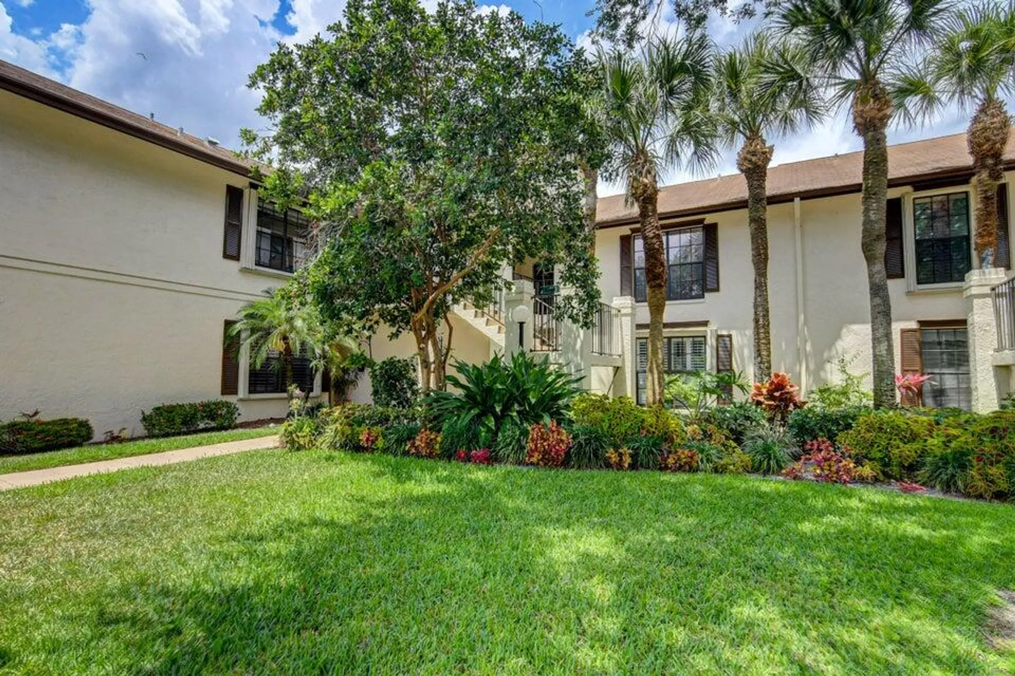 Property Slideshow image 2 of 32 | 3372 jog park dr, Greenacres, FL, 33467