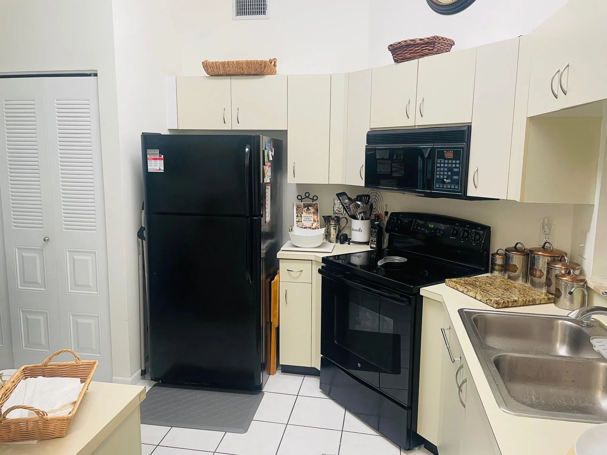 Property Slideshow image 17 of 32 | 3372 jog park dr, Greenacres, FL, 33467