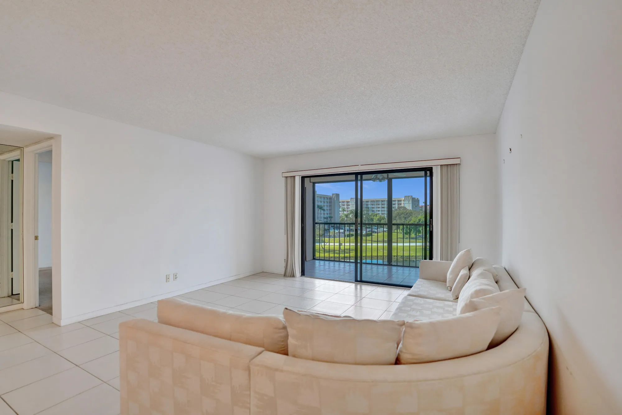 Property Slideshow image 11 of 60 | 7320 amberly ln apt 406, Delray Beach, FL, 33446