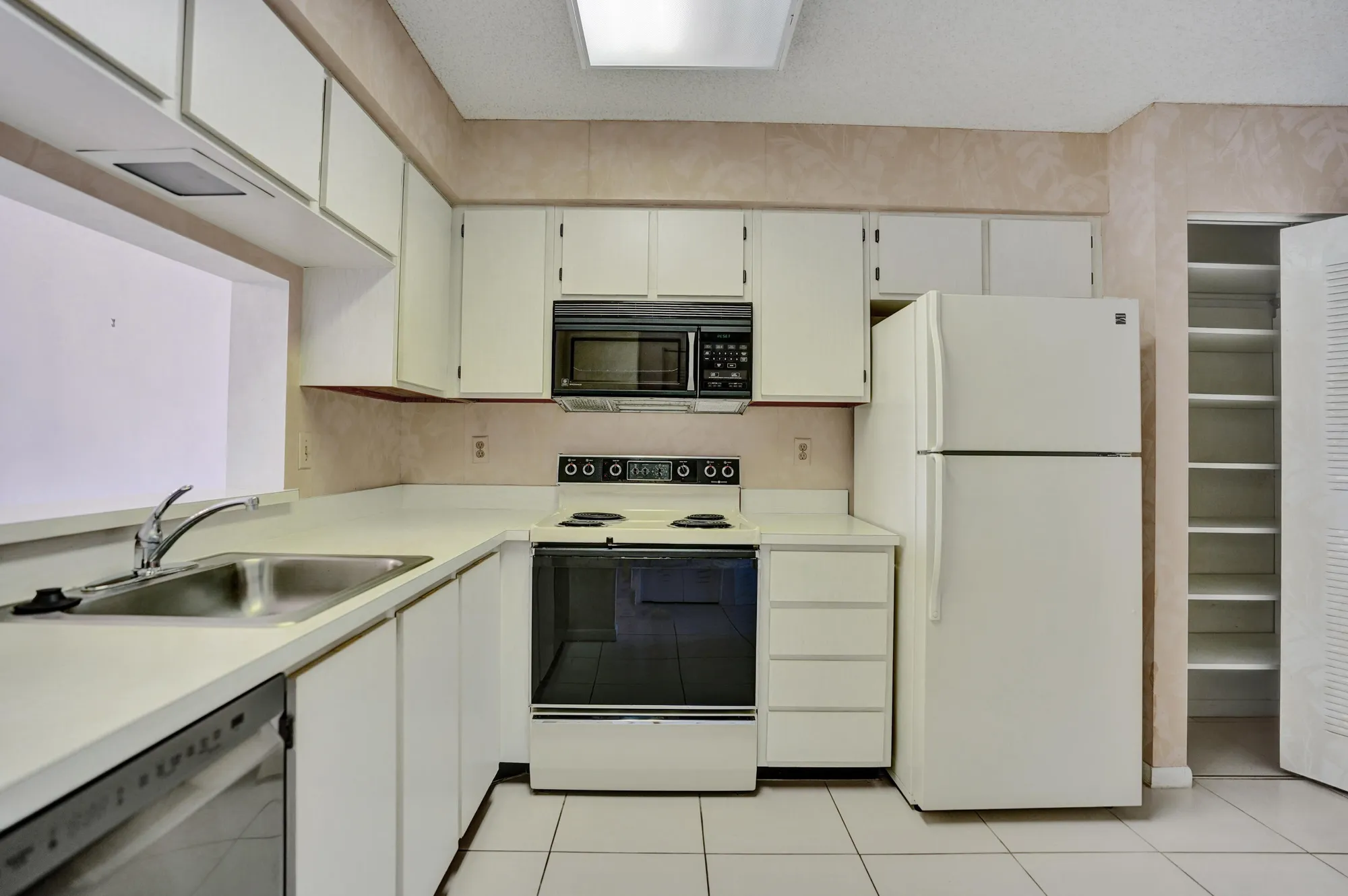 Property Slideshow image 23 of 60 | 7320 amberly ln apt 406, Delray Beach, FL, 33446