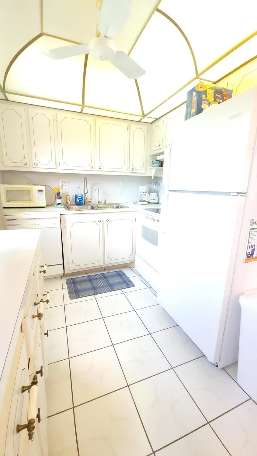 Property Slideshow image 5 of 40 | 147 bedford f, West Palm Beach, FL, 33417