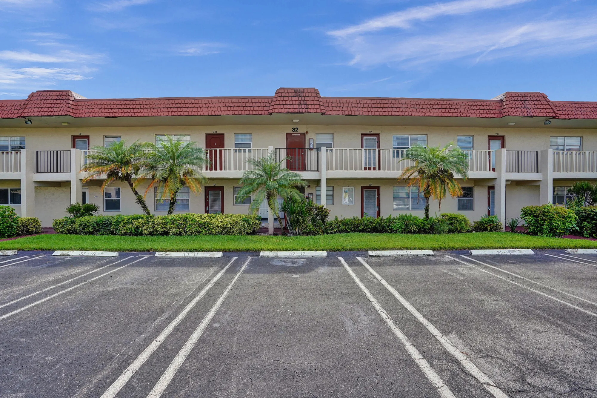 Property Slideshow image 42 of 69 | 32 abbey ln 205, Delray Beach, FL, 33446