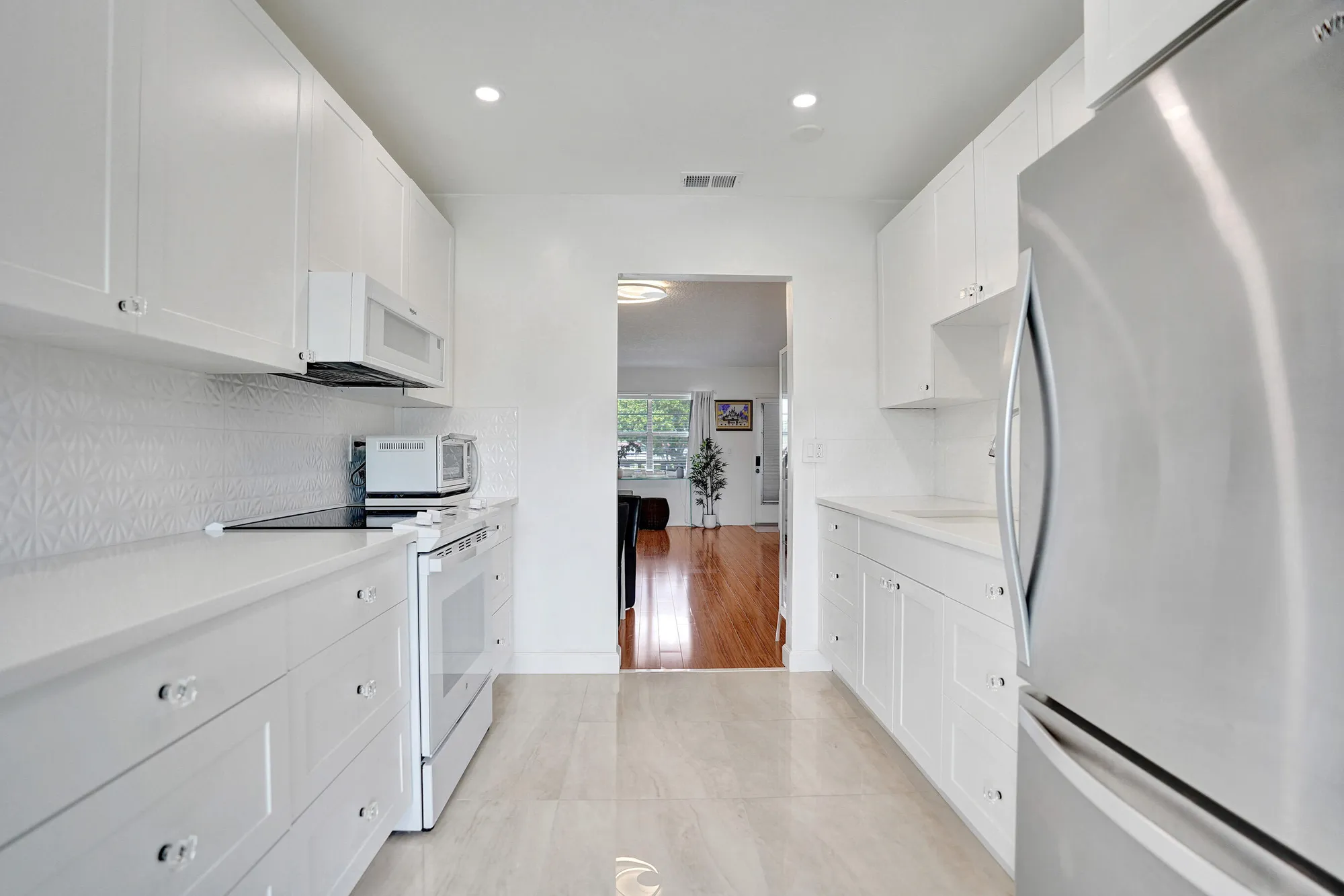 Property Slideshow image 7 of 69 | 32 abbey ln 205, Delray Beach, FL, 33446