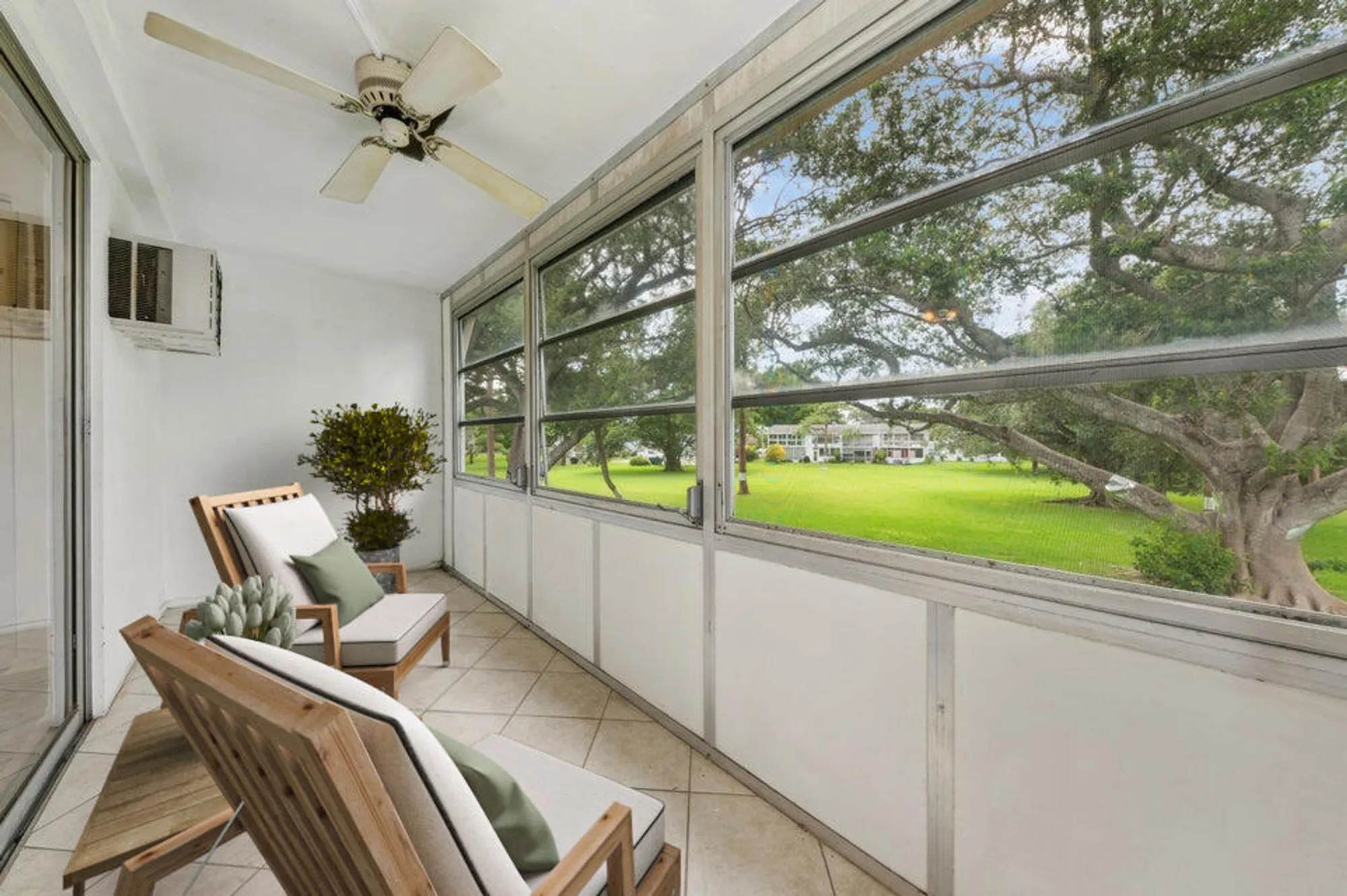 Property Slideshow image 1 of 15 | 98 ventnor e unit e, Deerfield Beach, FL, 33442