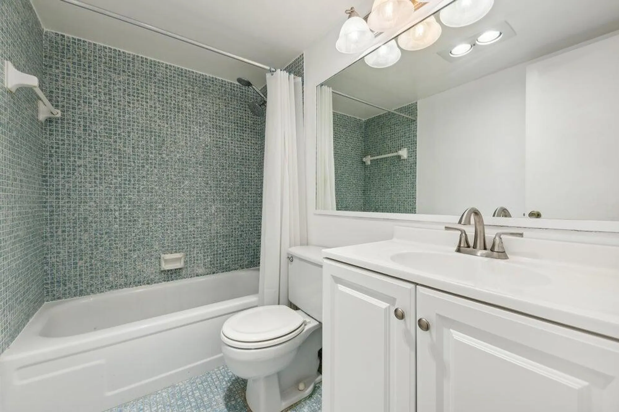 Property Slideshow image 6 of 15 | 98 ventnor e unit e, Deerfield Beach, FL, 33442