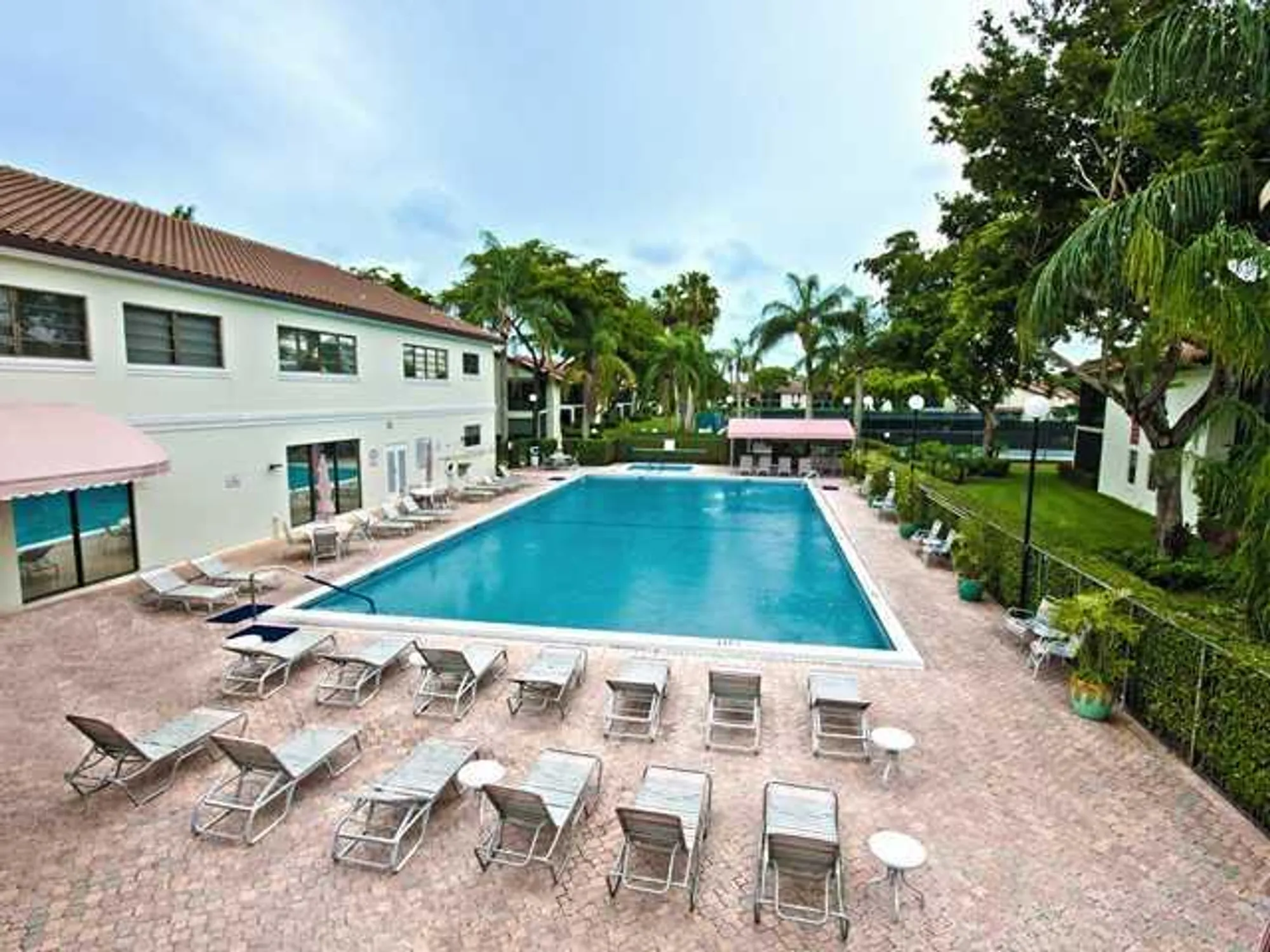 Property Slideshow image 23 of 37 | 10915 palm lake ave 102, Boynton Beach, FL, 33437