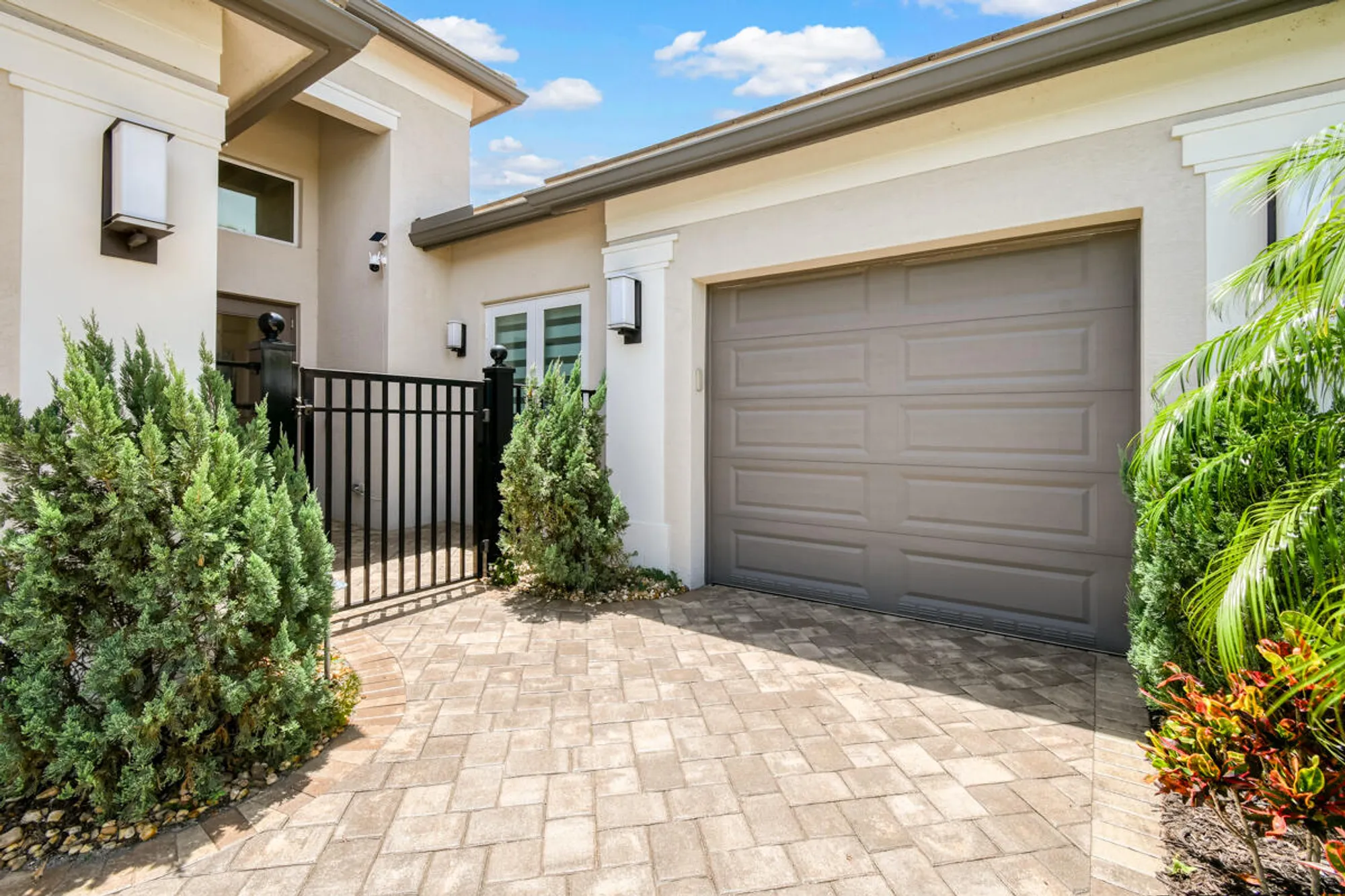 Property Slideshow image 23 of 97 | 11698 sw coronado springs dr, Port Saint Lucie, FL, 34987