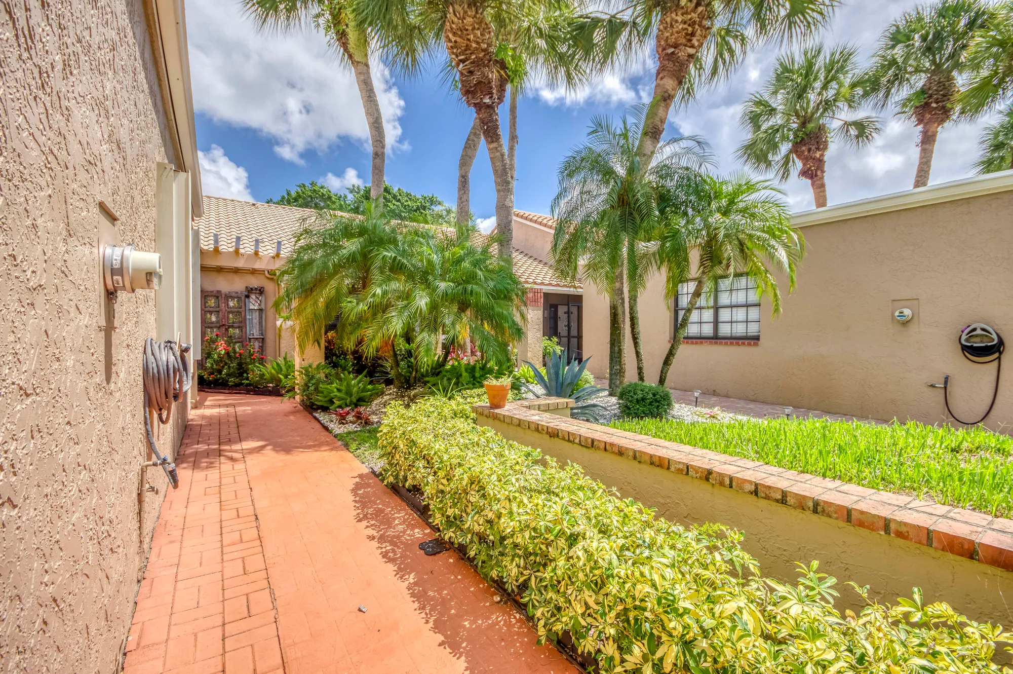 Property Slideshow image 2 of 29 | 11170 applegate cir, Boynton Beach, FL, 33437