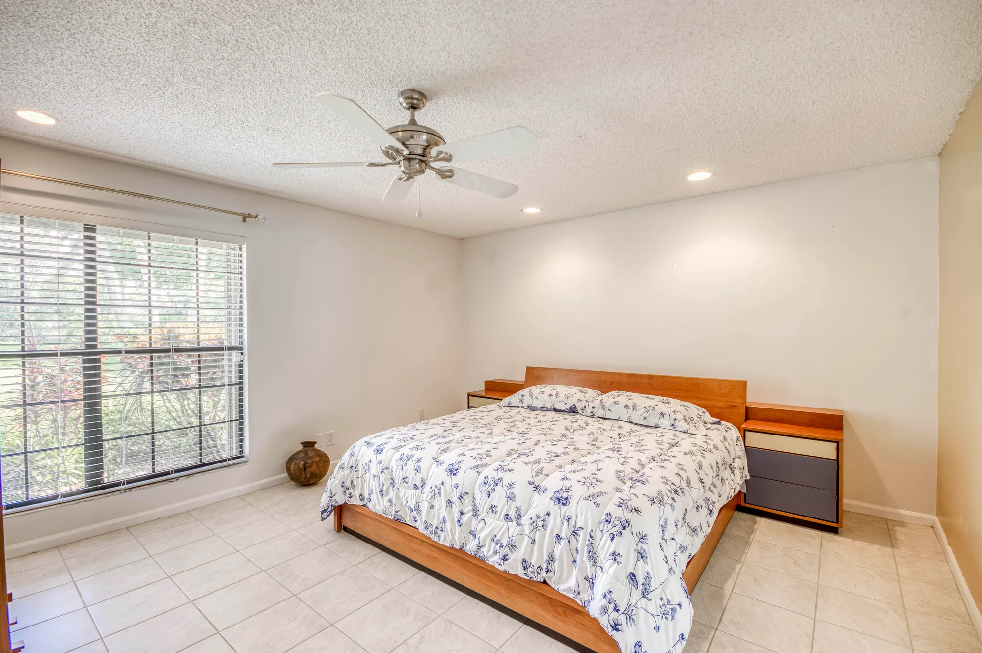 Property Slideshow image 15 of 29 | 11170 applegate cir, Boynton Beach, FL, 33437