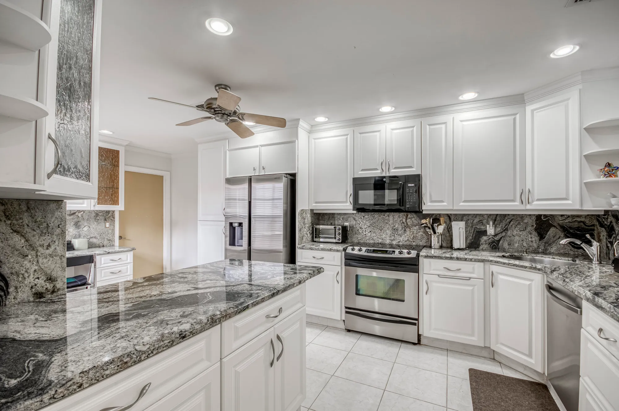Property Slideshow image 12 of 29 | 11170 applegate cir, Boynton Beach, FL, 33437