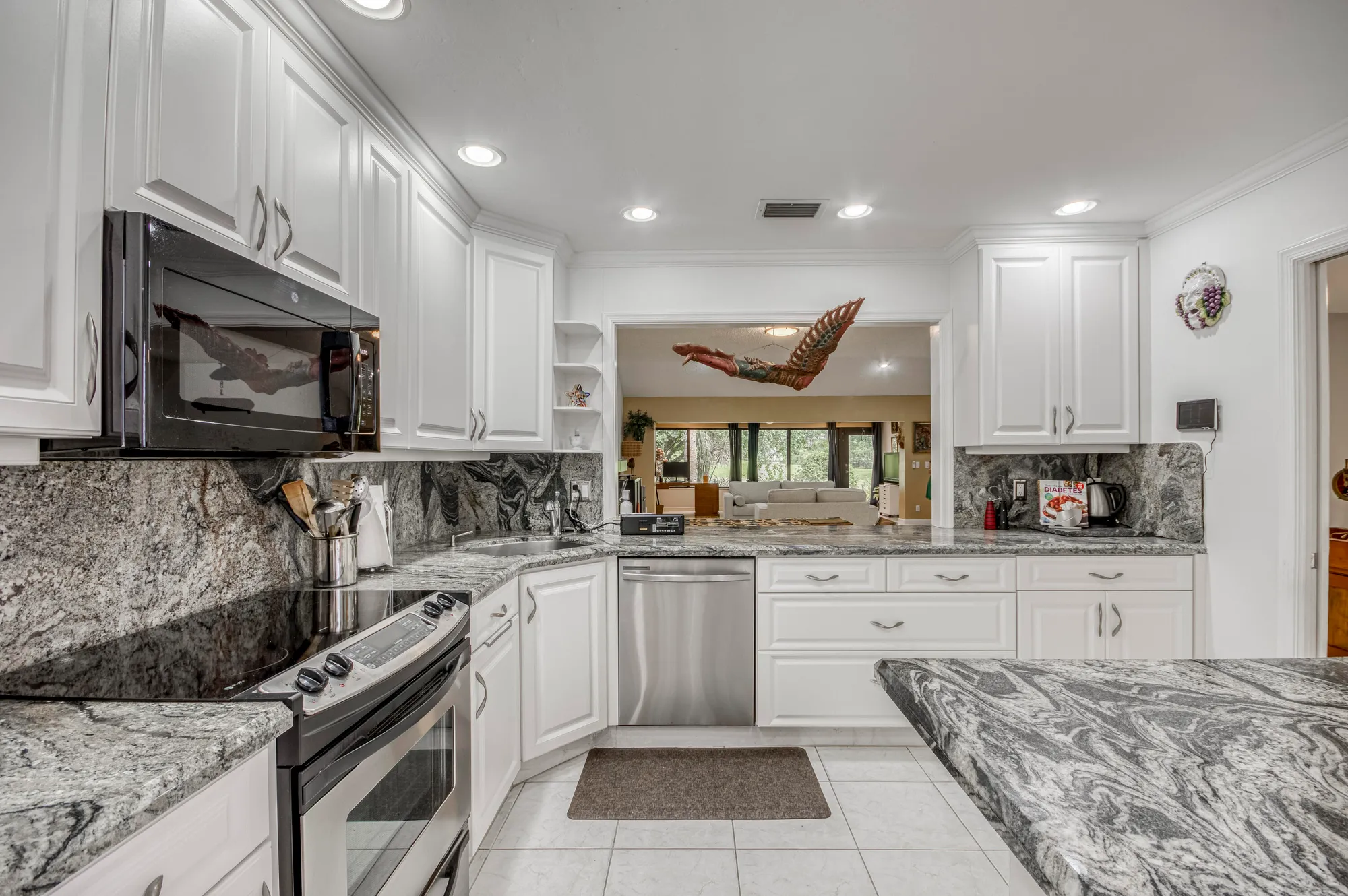 Property Slideshow image 13 of 29 | 11170 applegate cir, Boynton Beach, FL, 33437