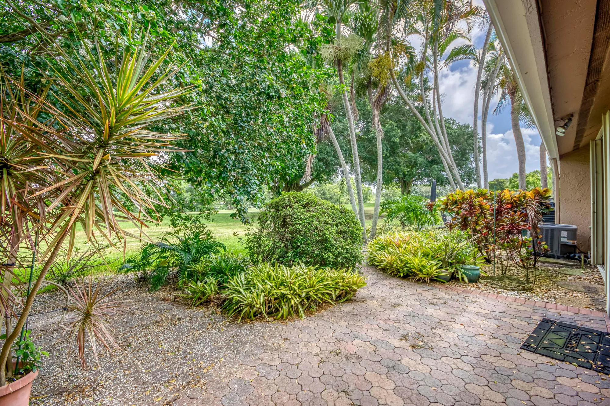 Property Slideshow image 23 of 29 | 11170 applegate cir, Boynton Beach, FL, 33437